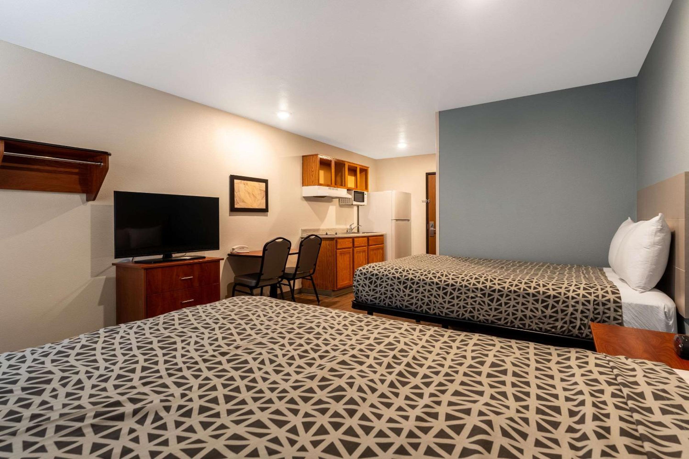 Double Room with Two Double Beds - Non-Smoking photo 1