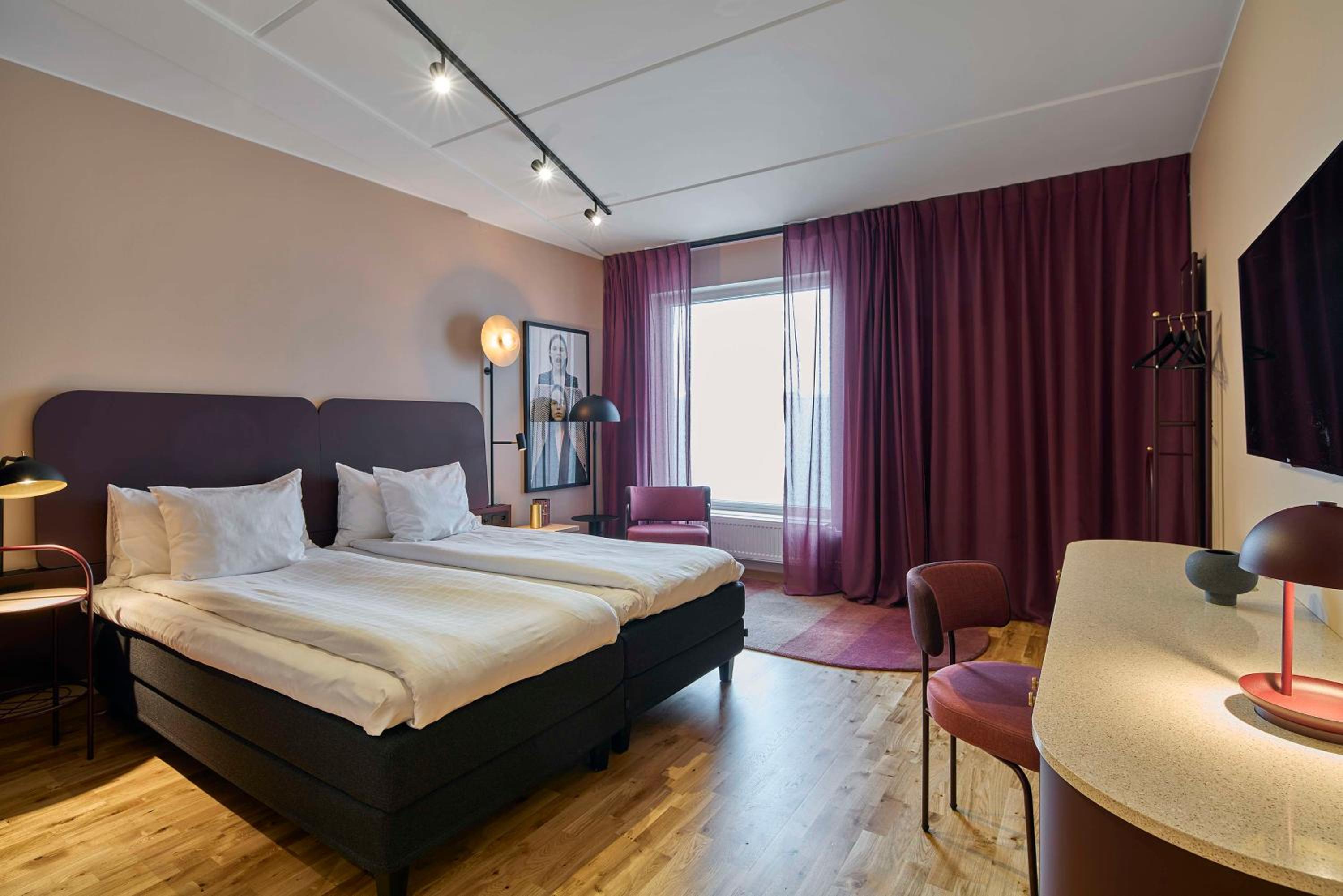 Superior King Room - Photo 1