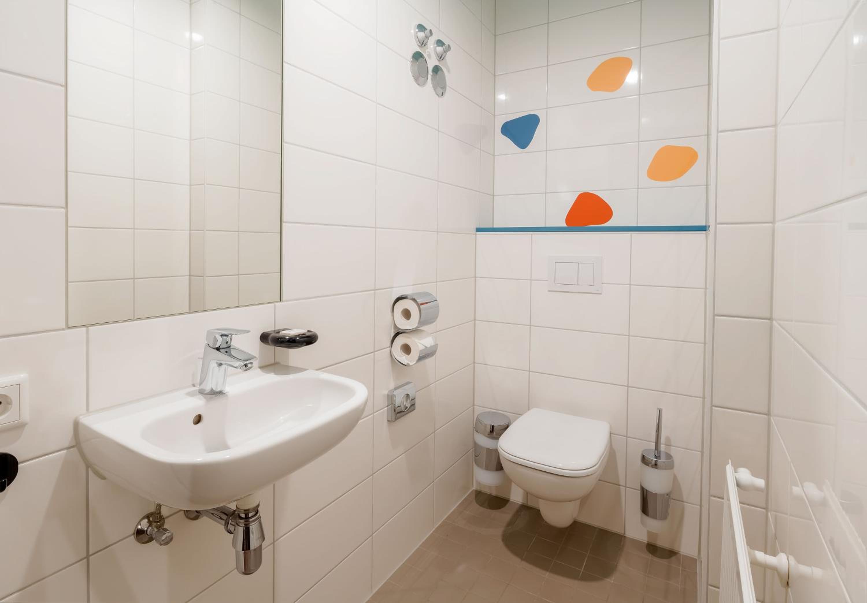 Premium Room with One Double Bed - Photo 4