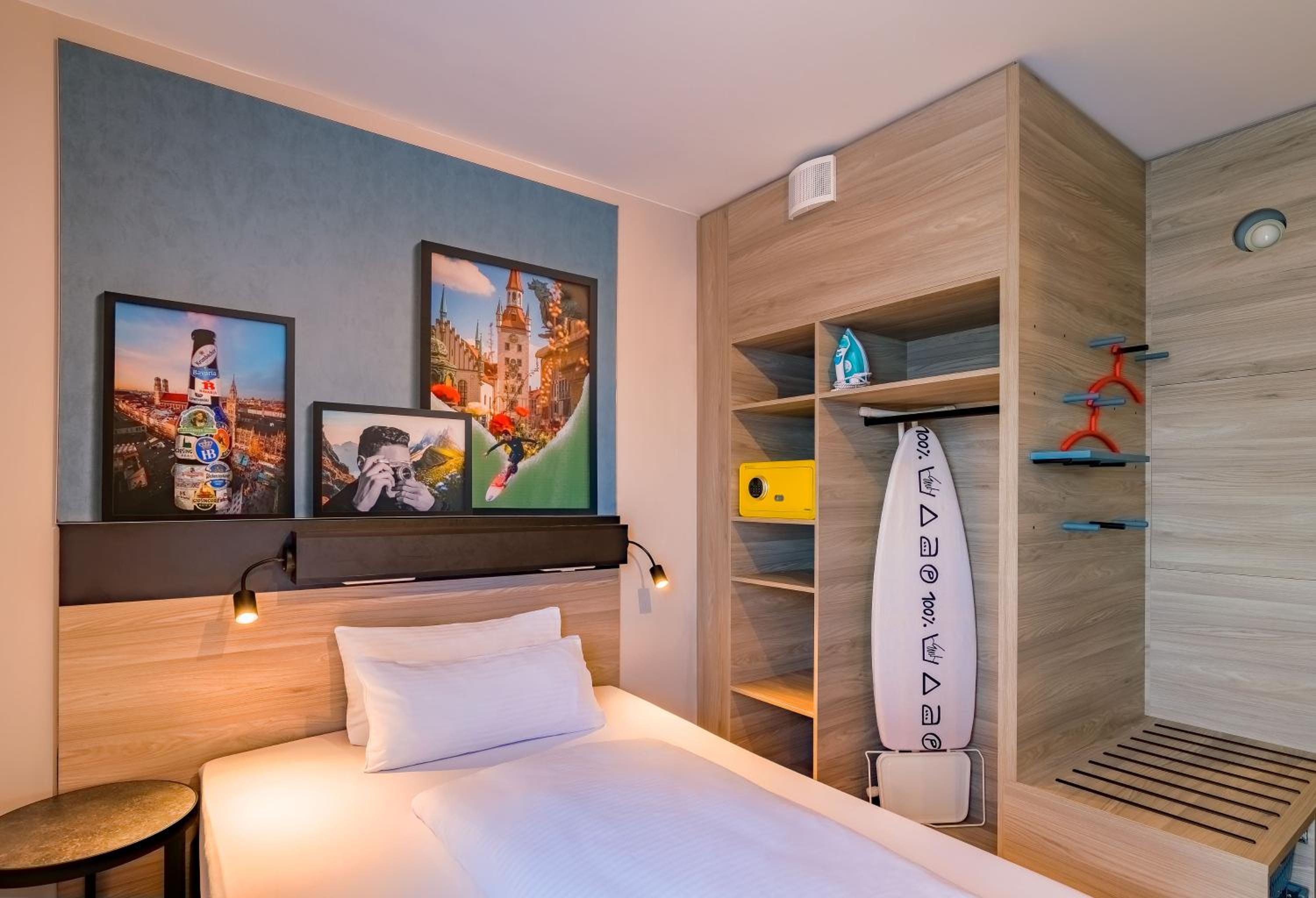 Deluxe Double Room with One Double Bed - Photo 9