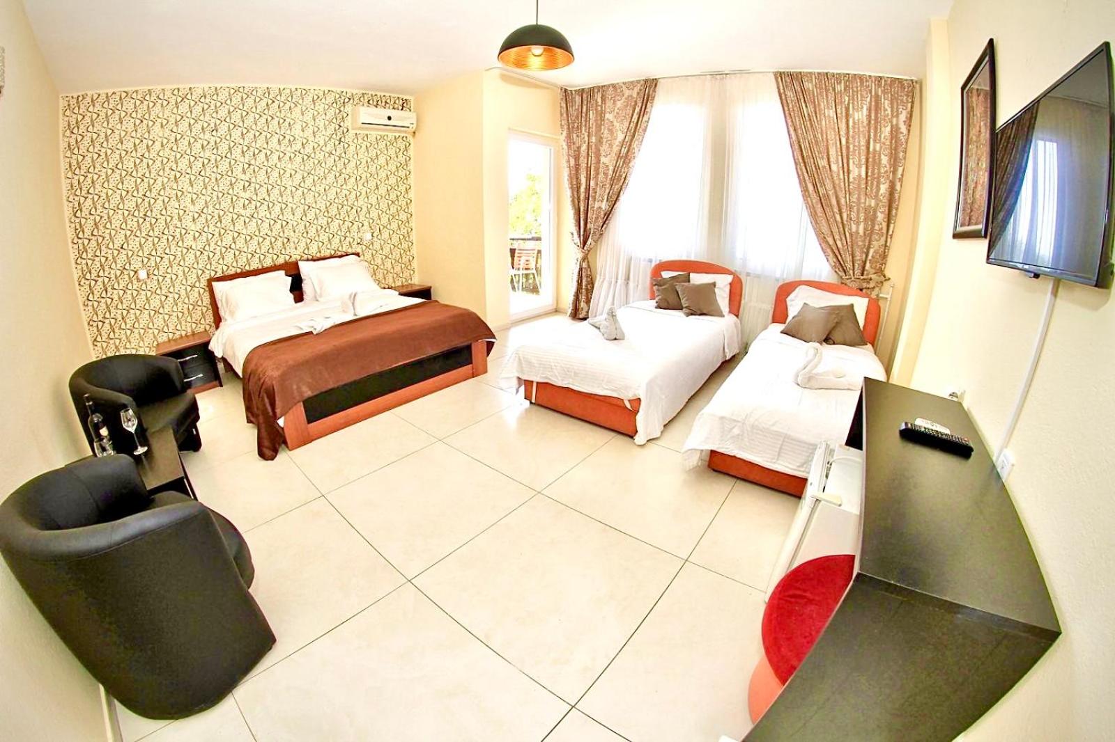 Comfort Quadruple Room - Photo 8