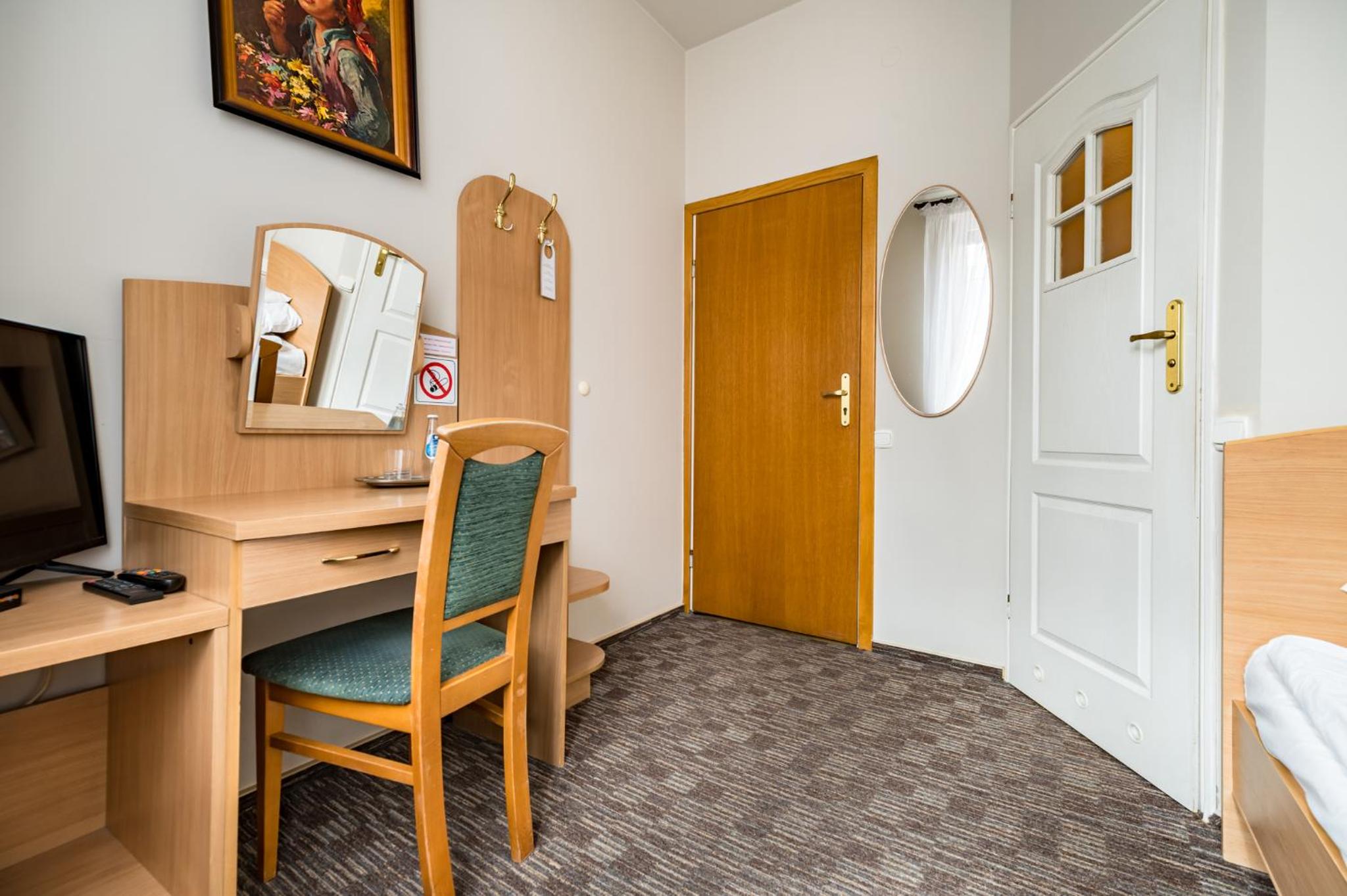 Single Room photo 2