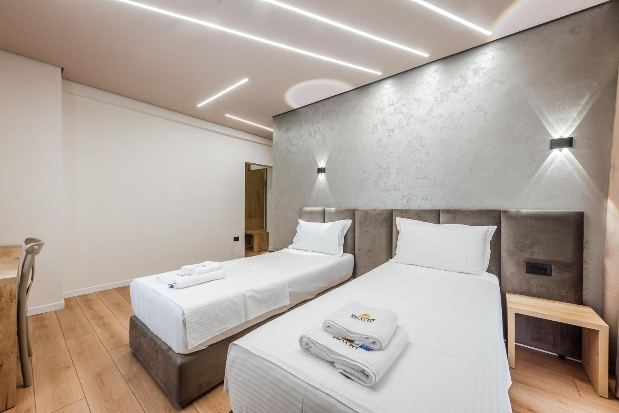 Double or Twin Room with Balcony photo 2