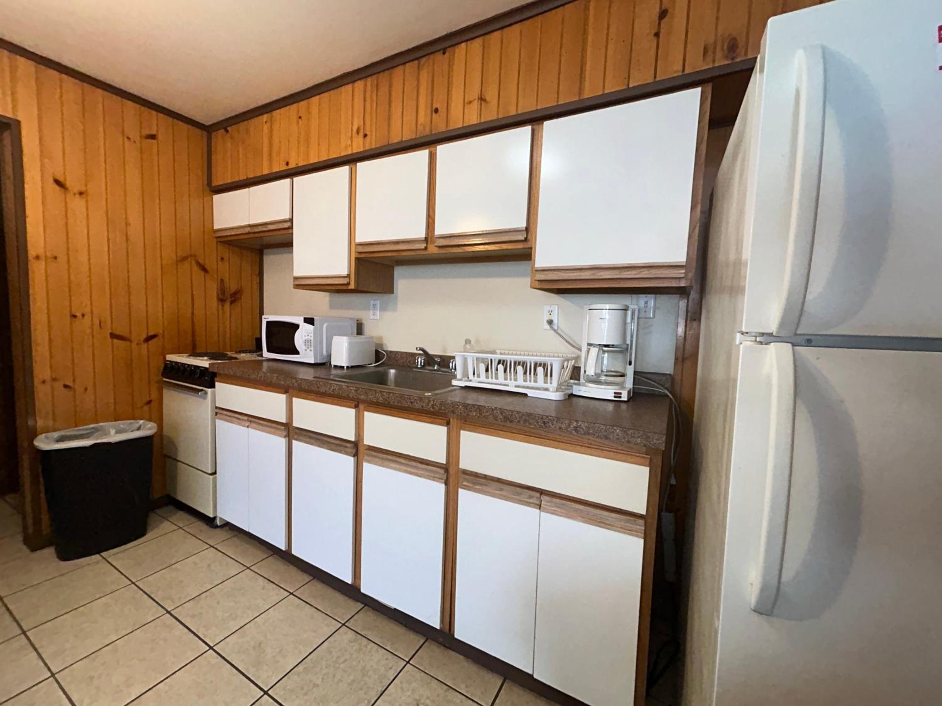 Two bedroom, One Bathroom Apartment, Balcony, City View - Photo 8