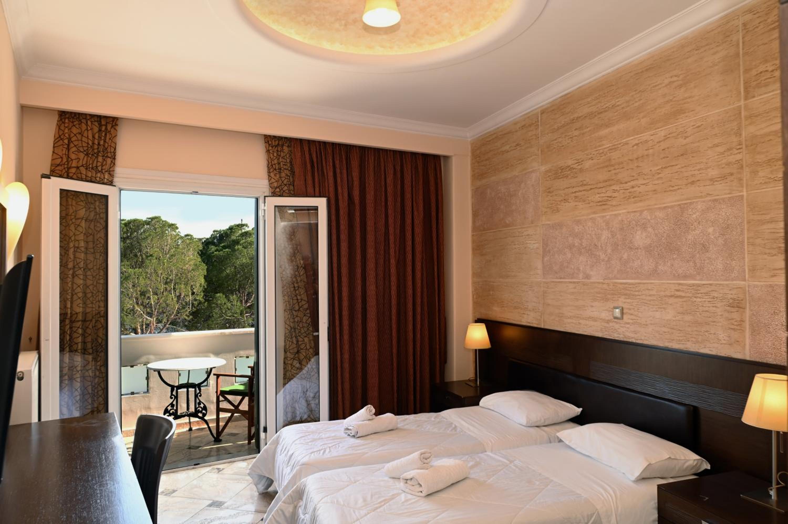 Twin Room with Sea View - Photo 14