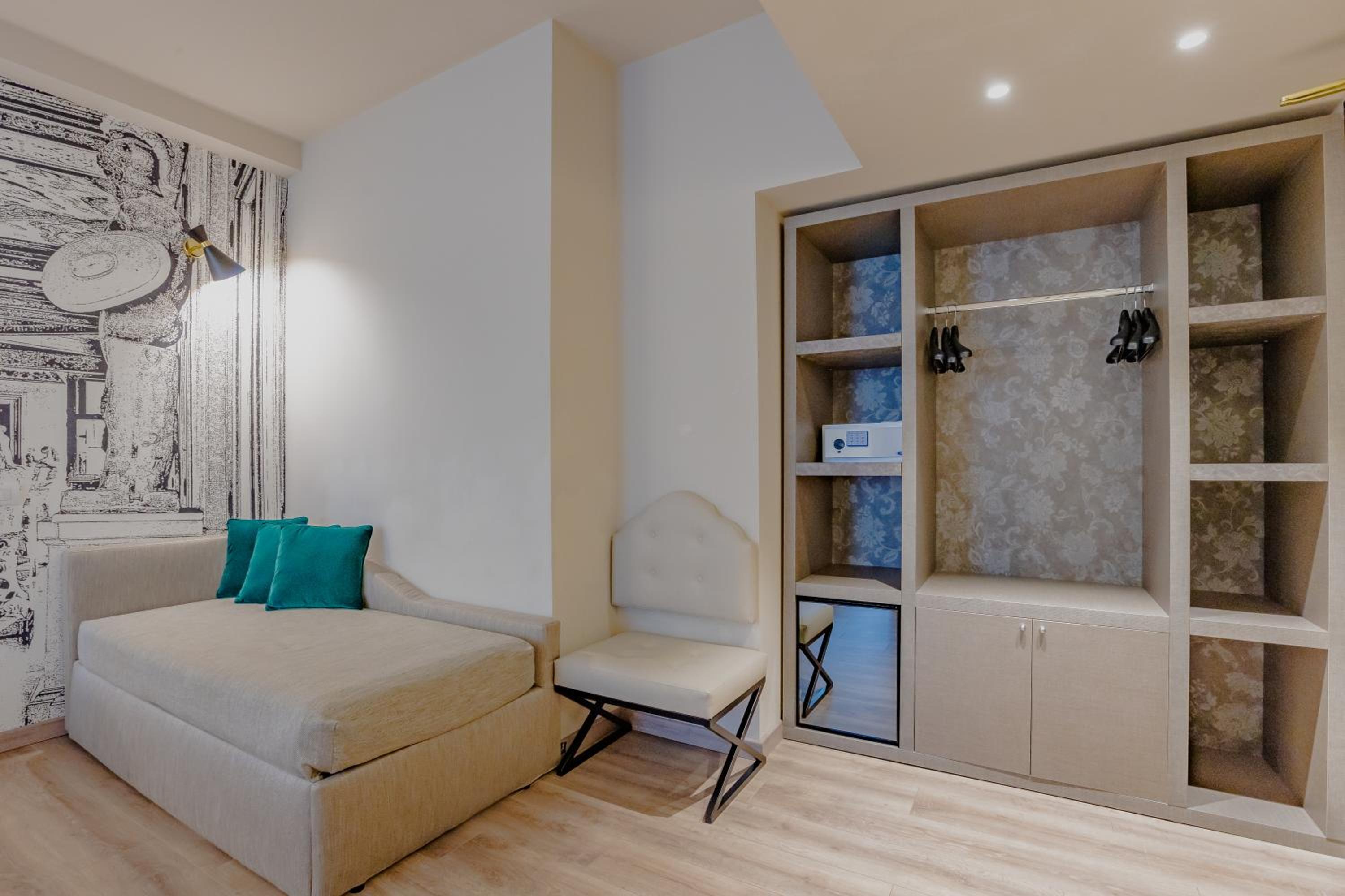 Triple Room Executive thumbnail 6