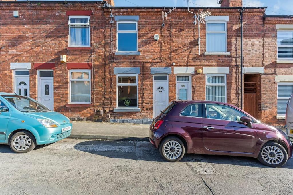 Three-Bedroom House photo 2
