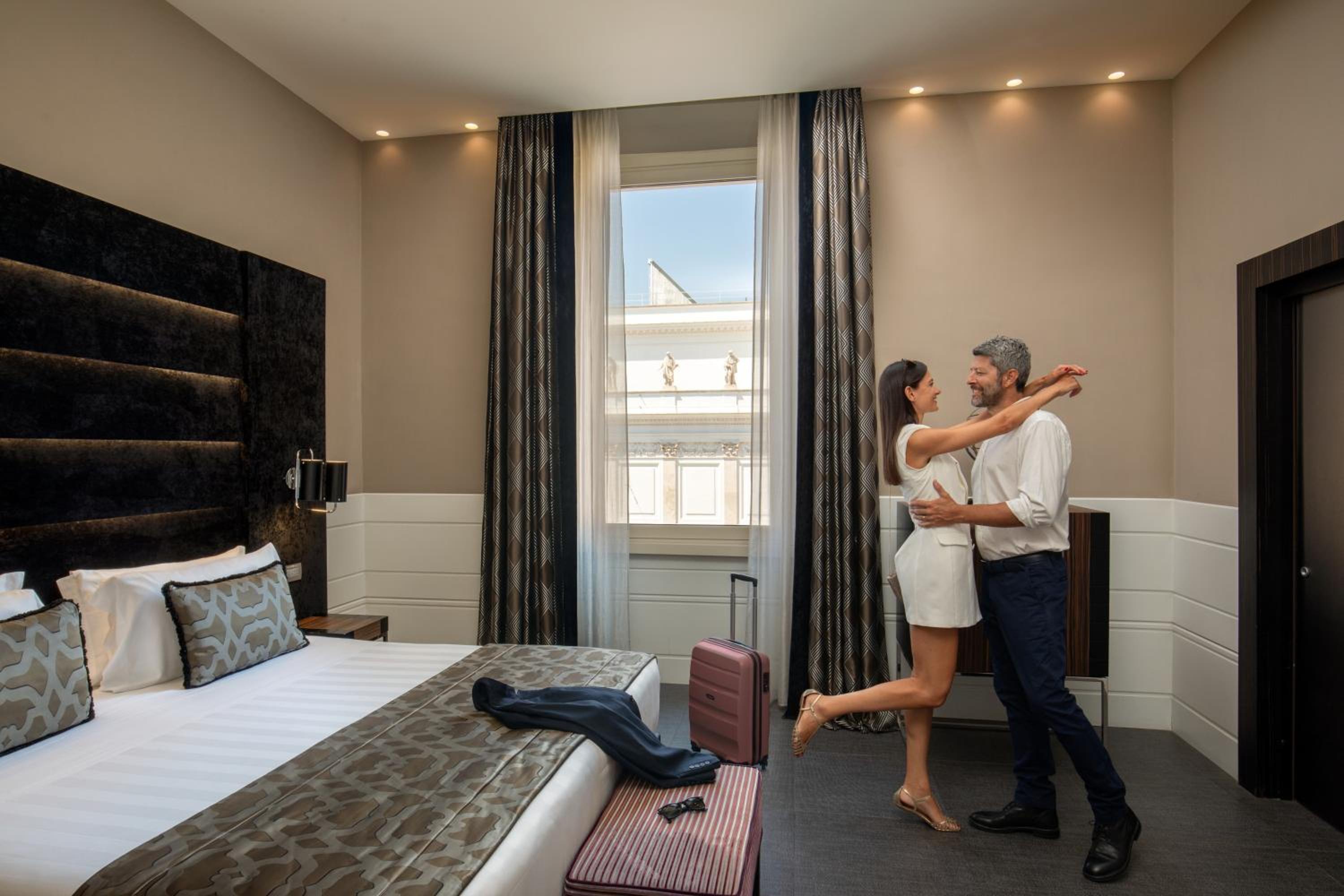Superior Double or Twin Room thumbnail 6