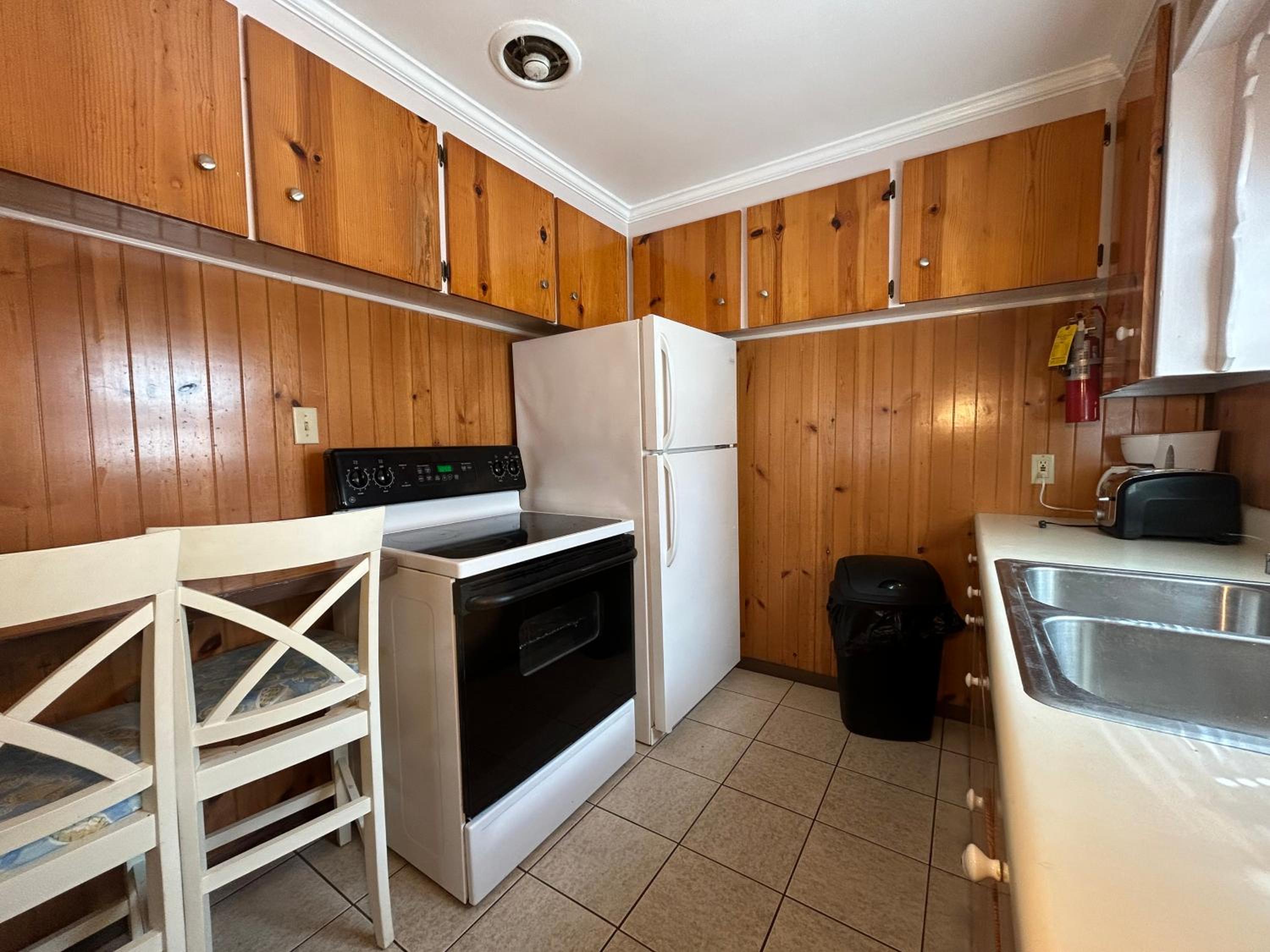 Two Bedroom, Two Bathroom Apartment, Ground Floor - Photo 12