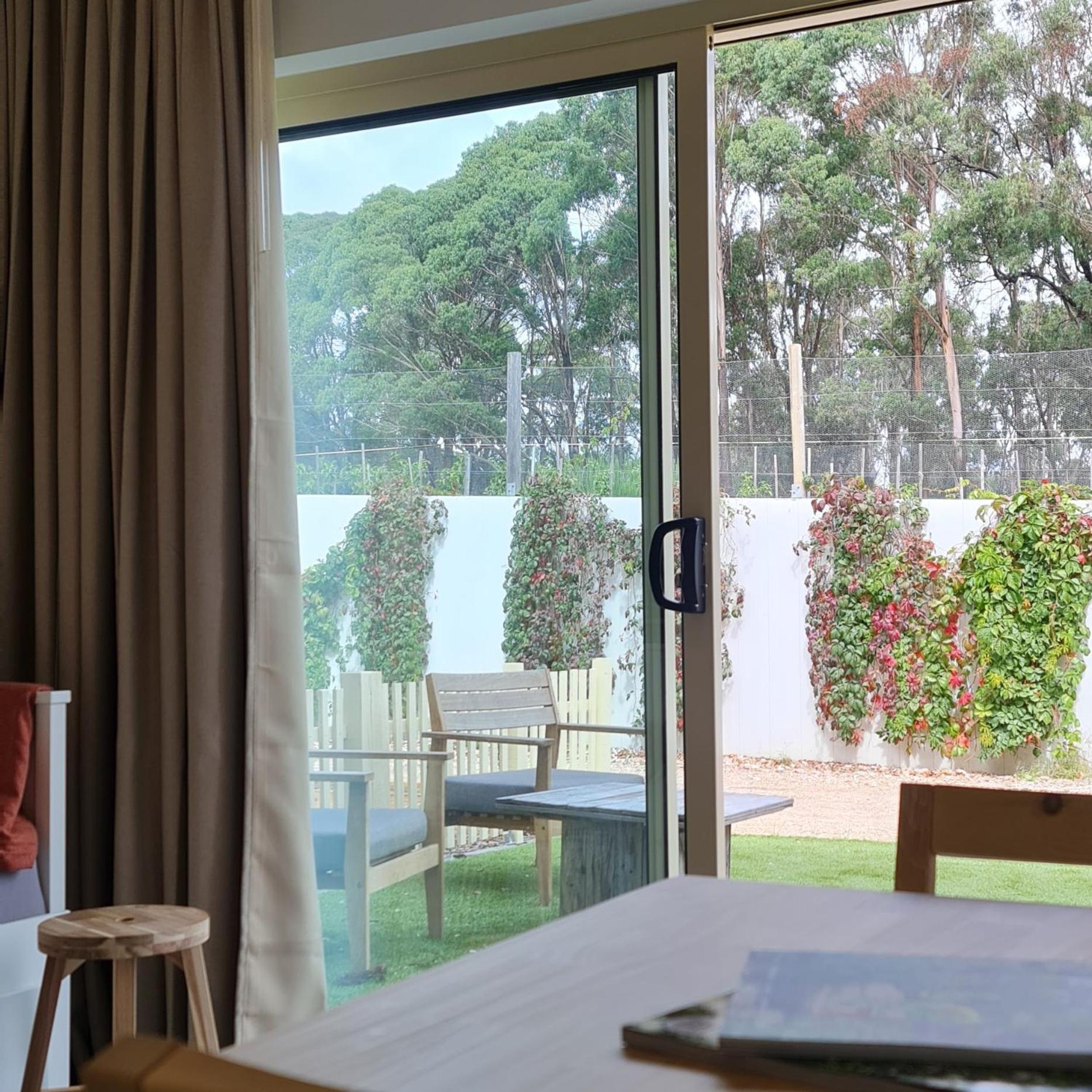 Deluxe One-Bedroom Apartment with Garden View - Photo 9