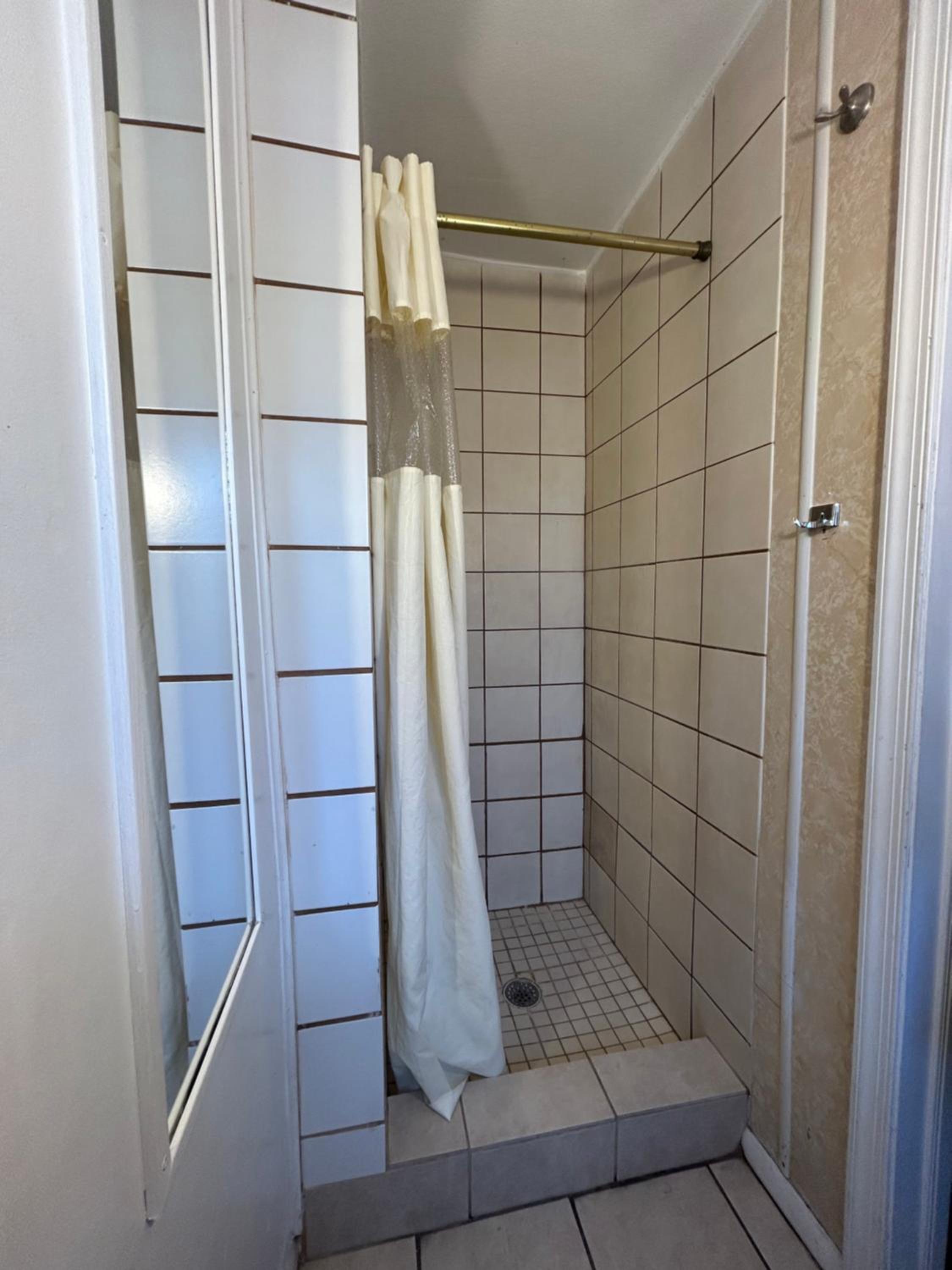 Two Bedroom, Two Bathroom Apartment, Ground Floor - Photo 6
