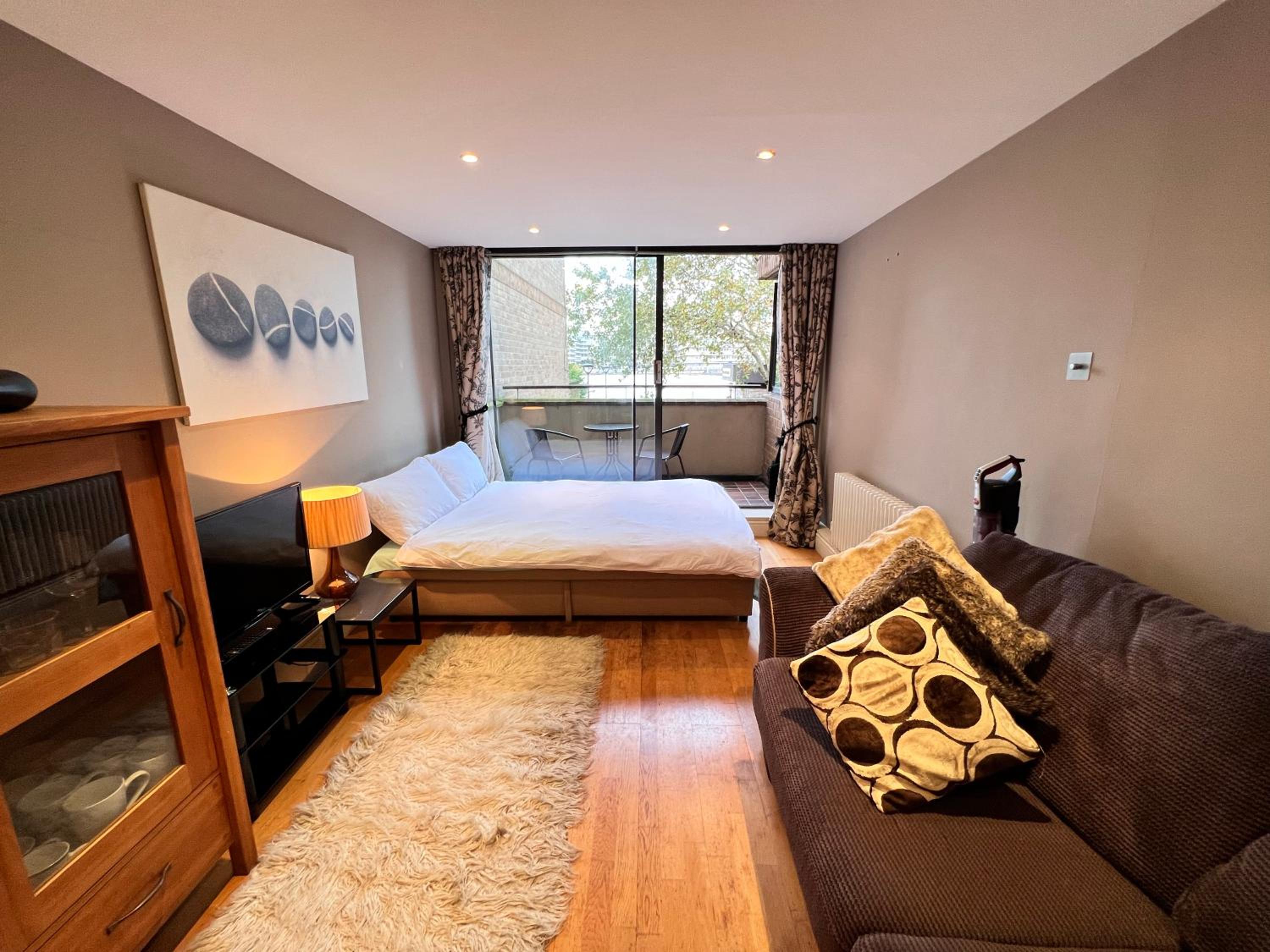 Apartment with Lake View photo 3