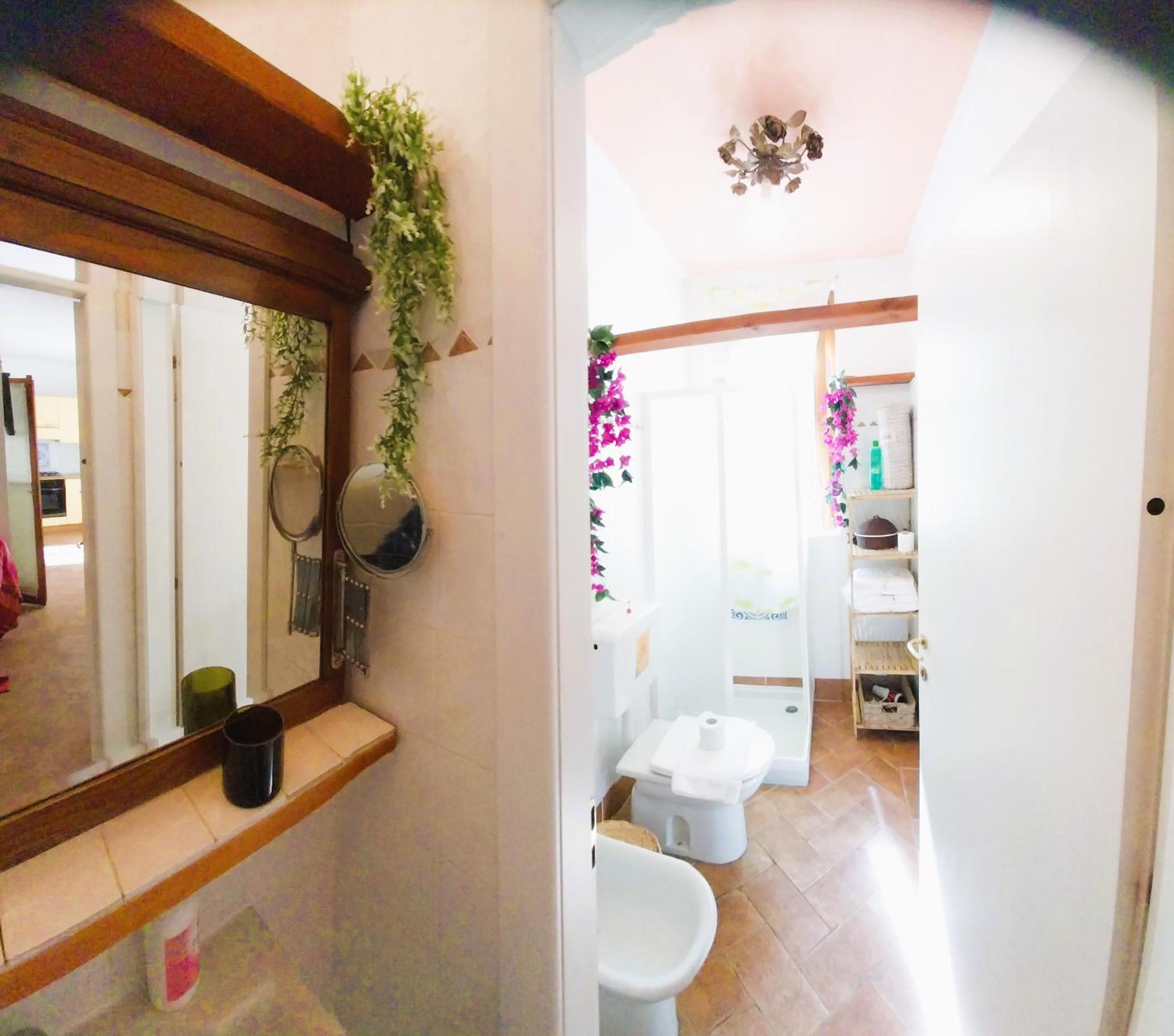 One-Bedroom Apartment with Private Parking photo 3