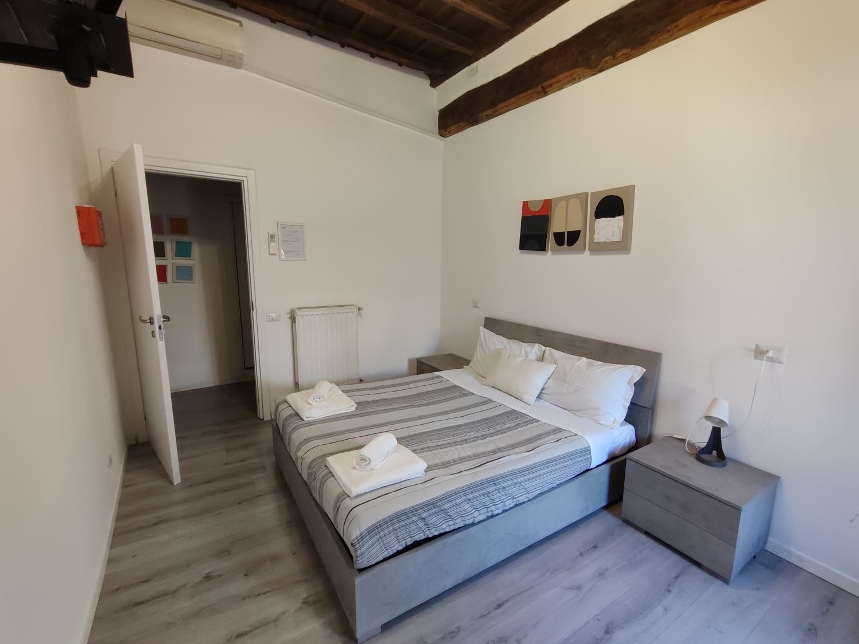 Deluxe Room (2 Adults + 1 Child)