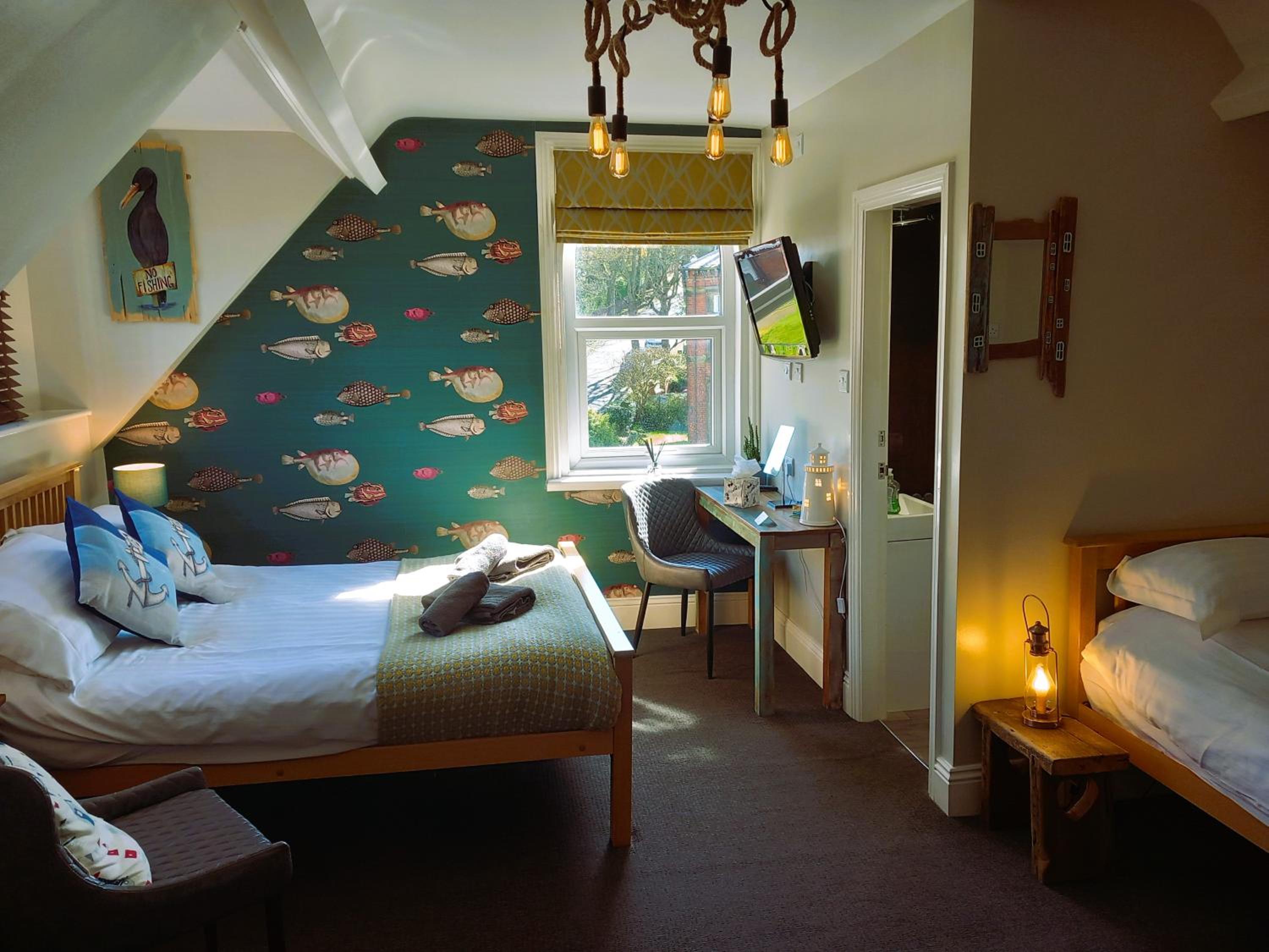 Family Room Ensuite  photo 2