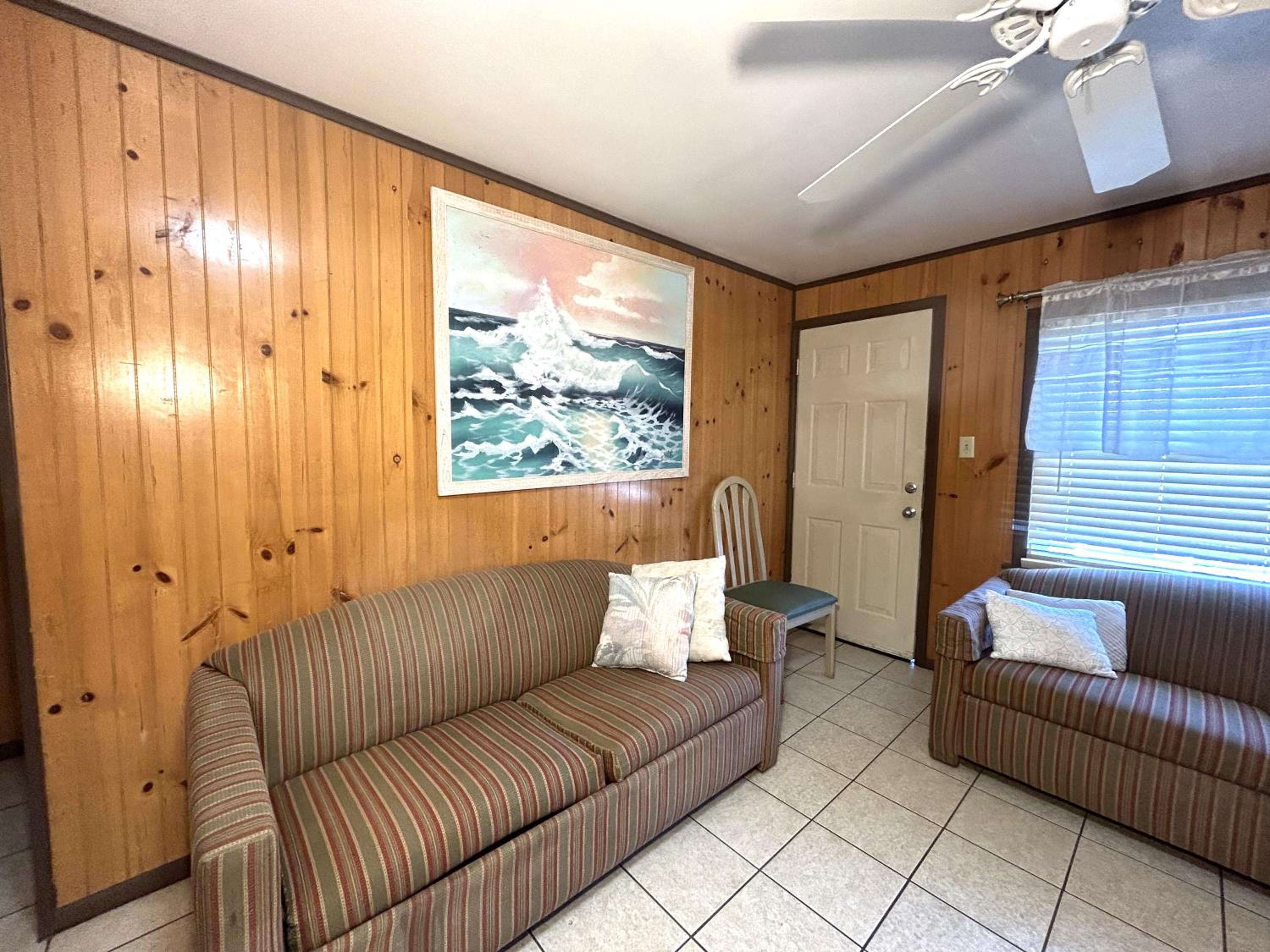 Superior Three Bedroom, Two Bathroom Apartment, City View  - Photo 7