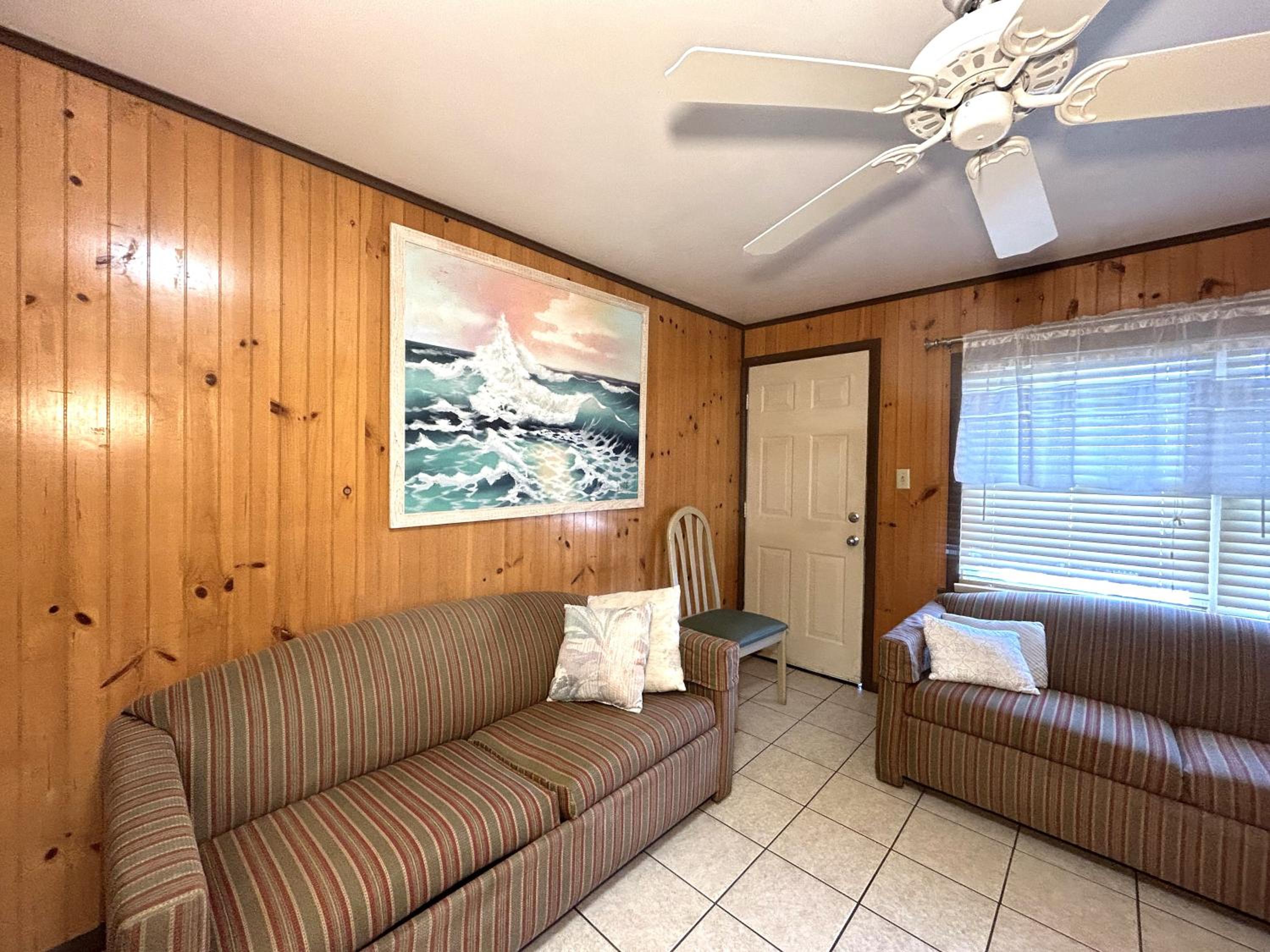 Superior Three Bedroom, Two Bathroom Apartment, City View  - Photo 2