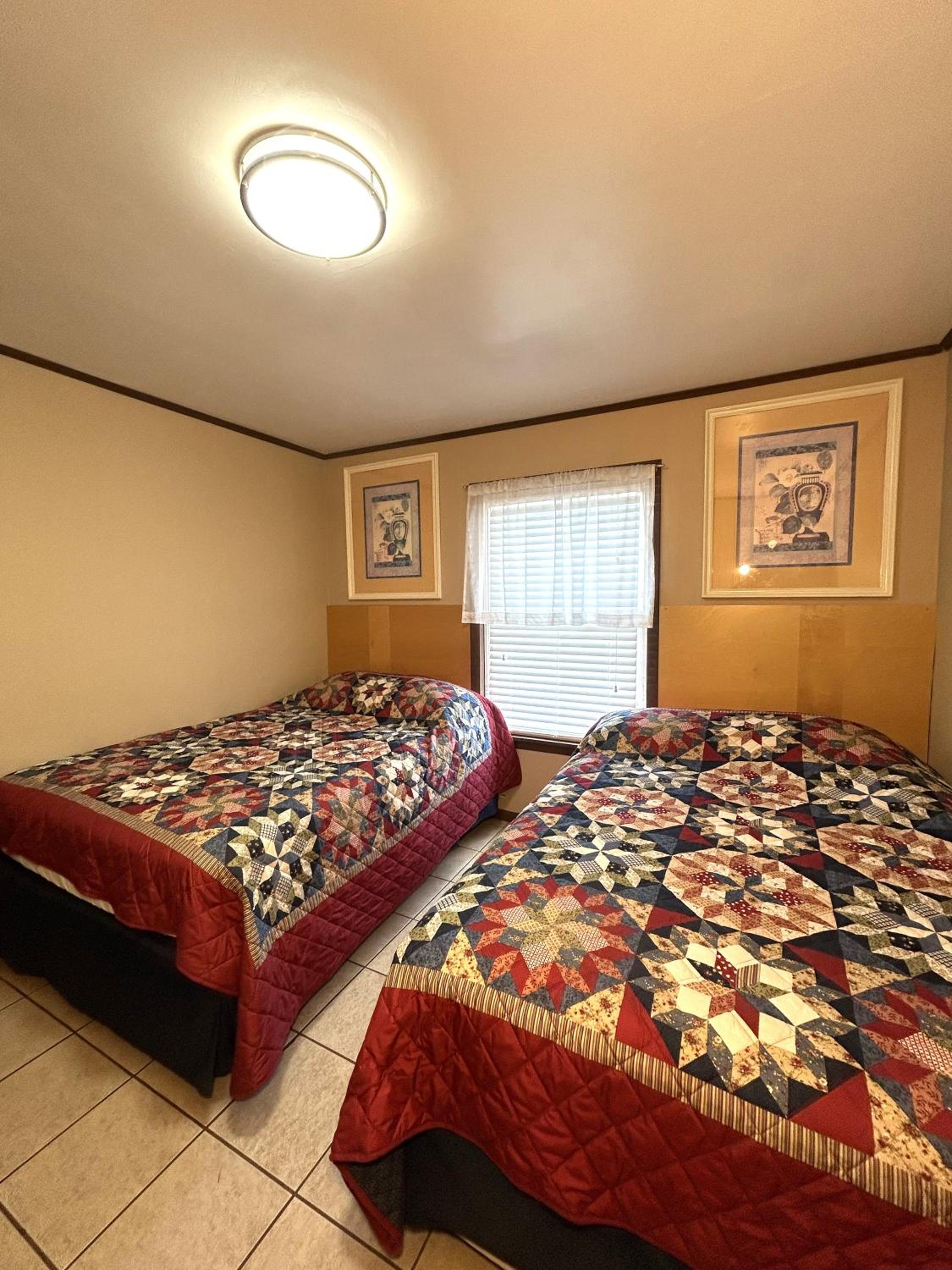 Superior Three Bedroom, Two Bathroom Apartment, City View  - Photo 12