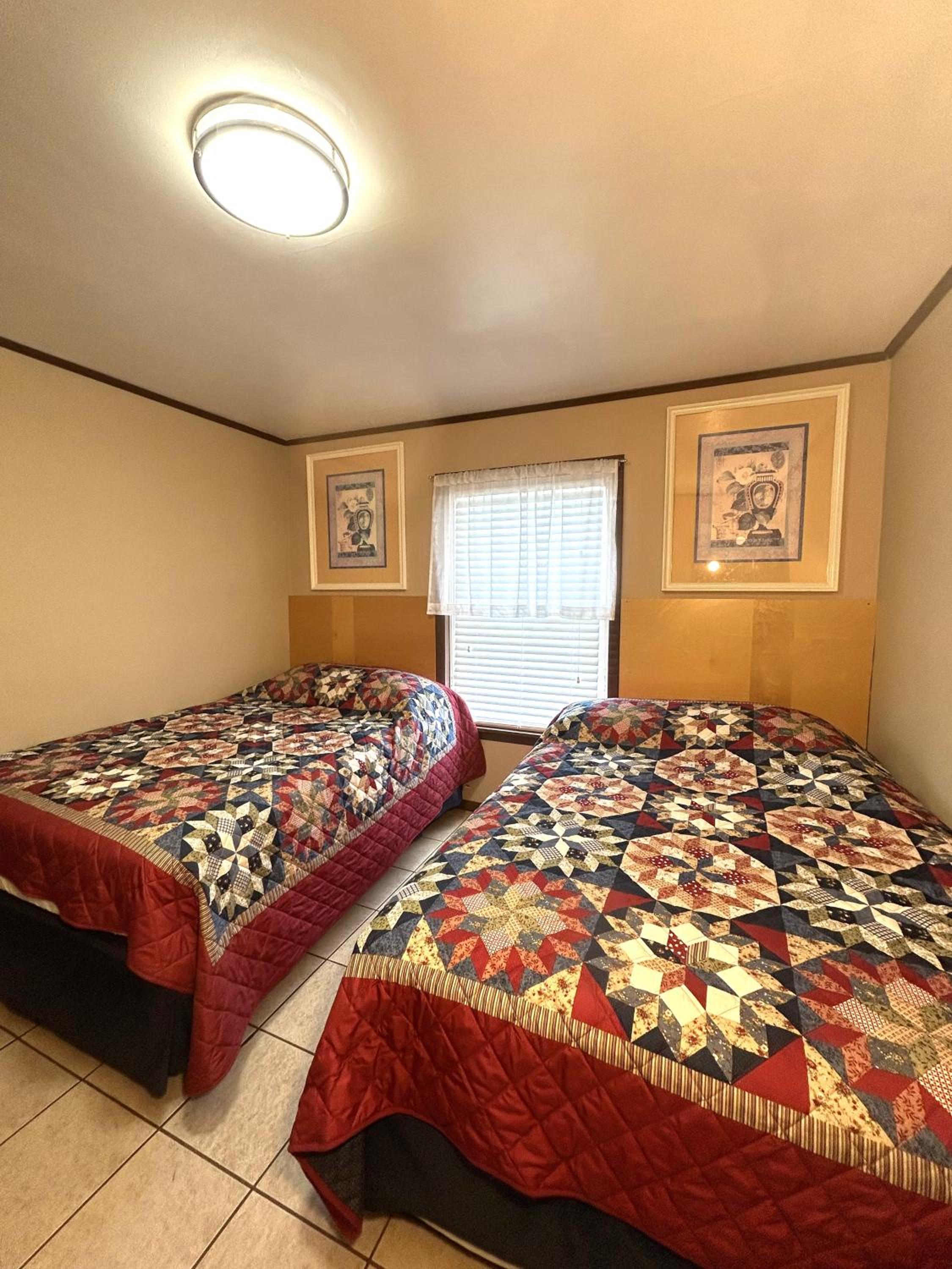 Superior Three Bedroom, Two Bathroom Apartment, City View  - Photo 10