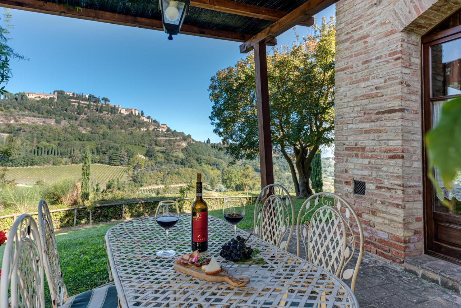 One-Bedroom Apartment with Garden View photo 3