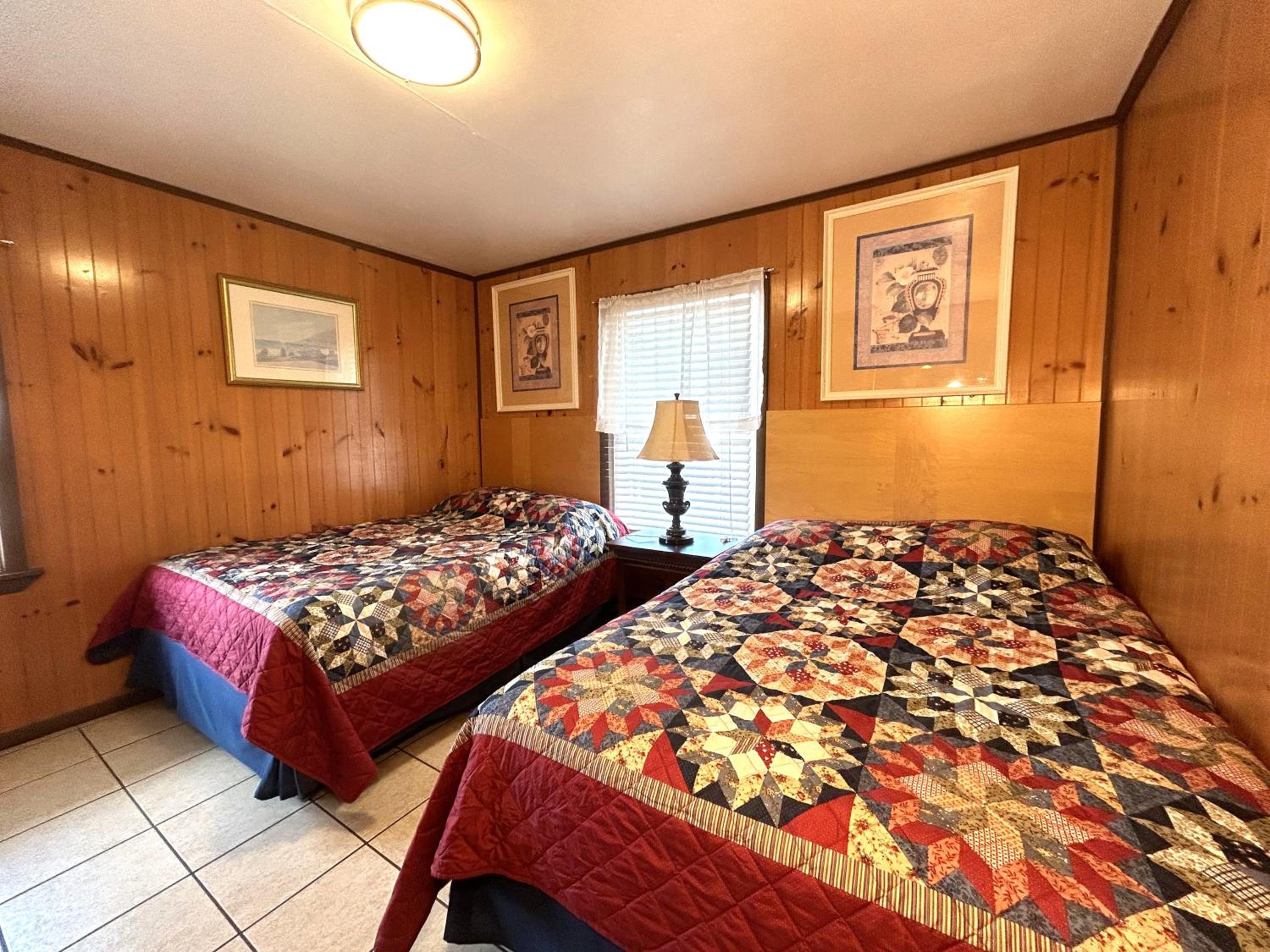 Superior Three Bedroom, Two Bathroom Apartment, City View  - Photo 17