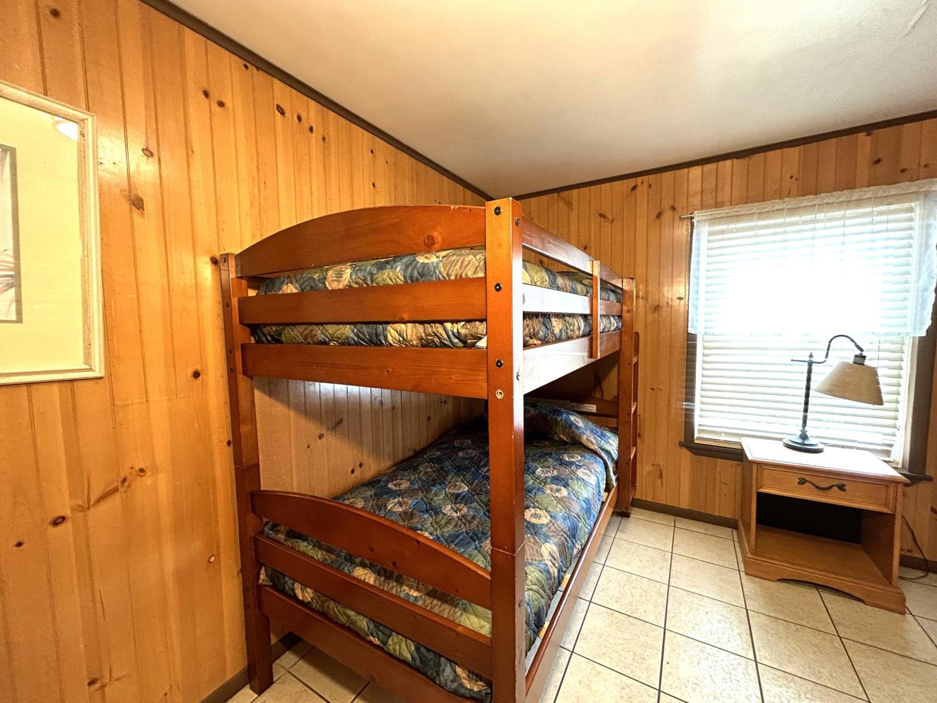 Superior Three Bedroom, Two Bathroom Apartment, City View  - Photo 20