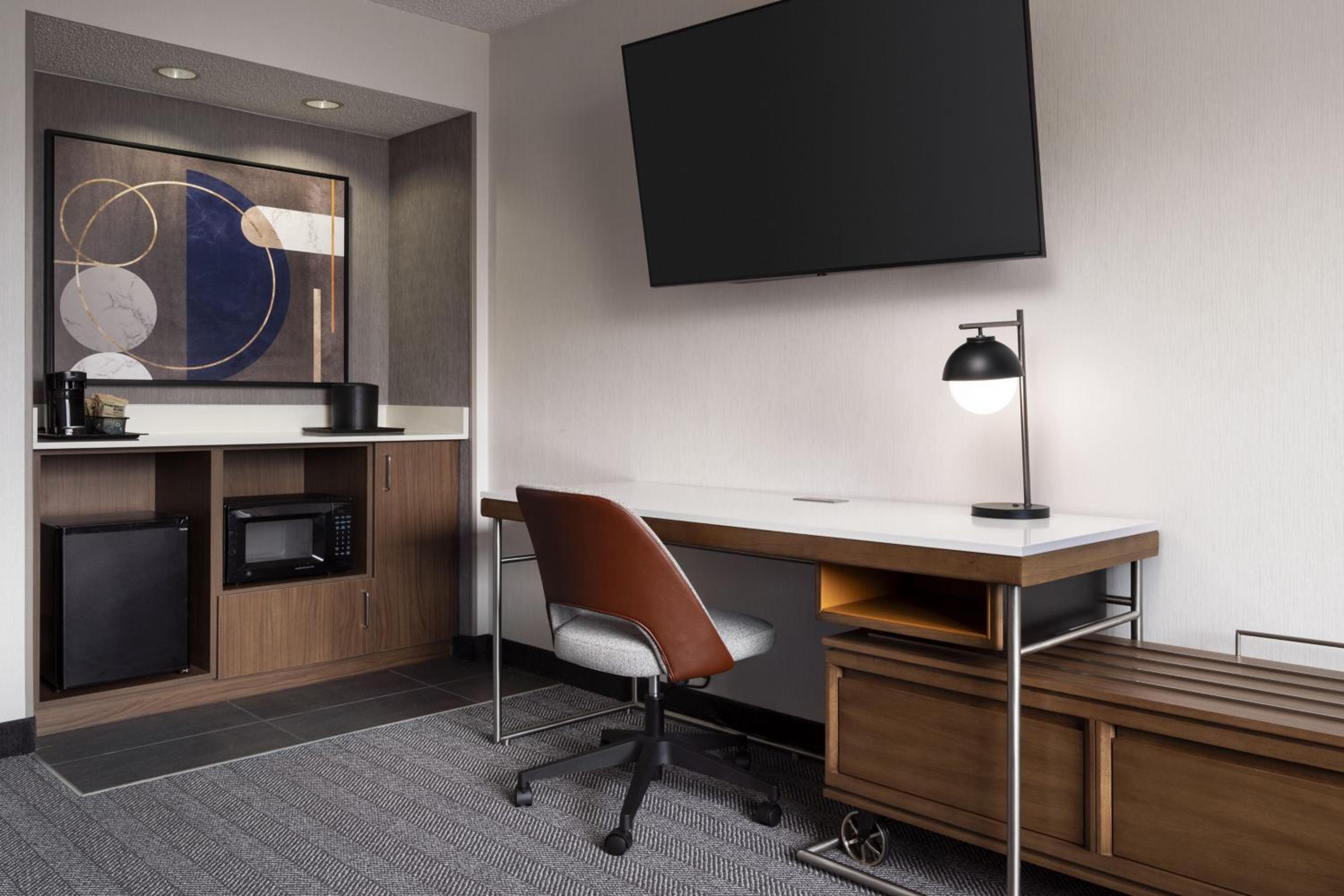 King Suite with Sofa Bed - Hearing Accessible