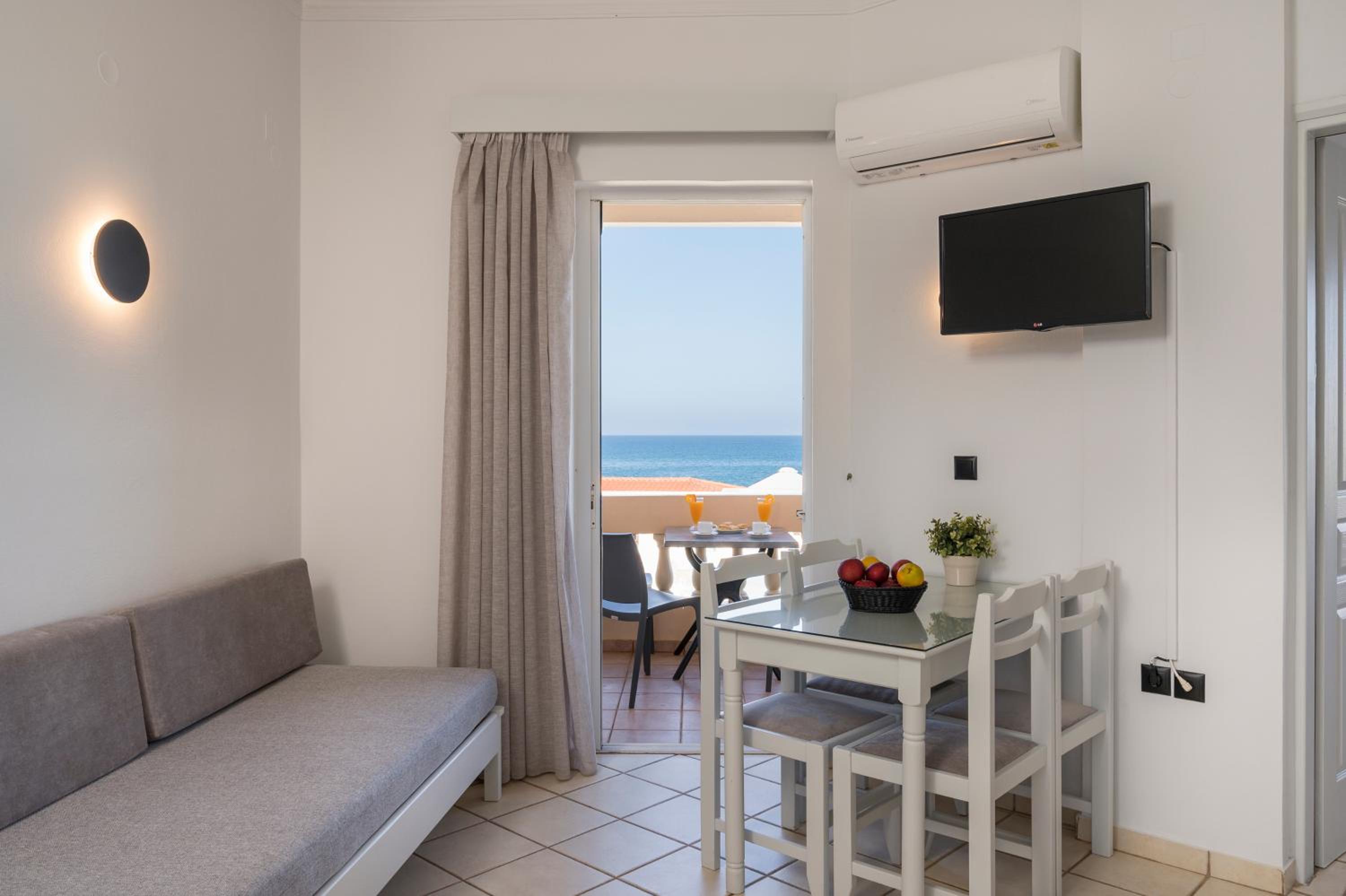 Seaside Suite - Photo 9