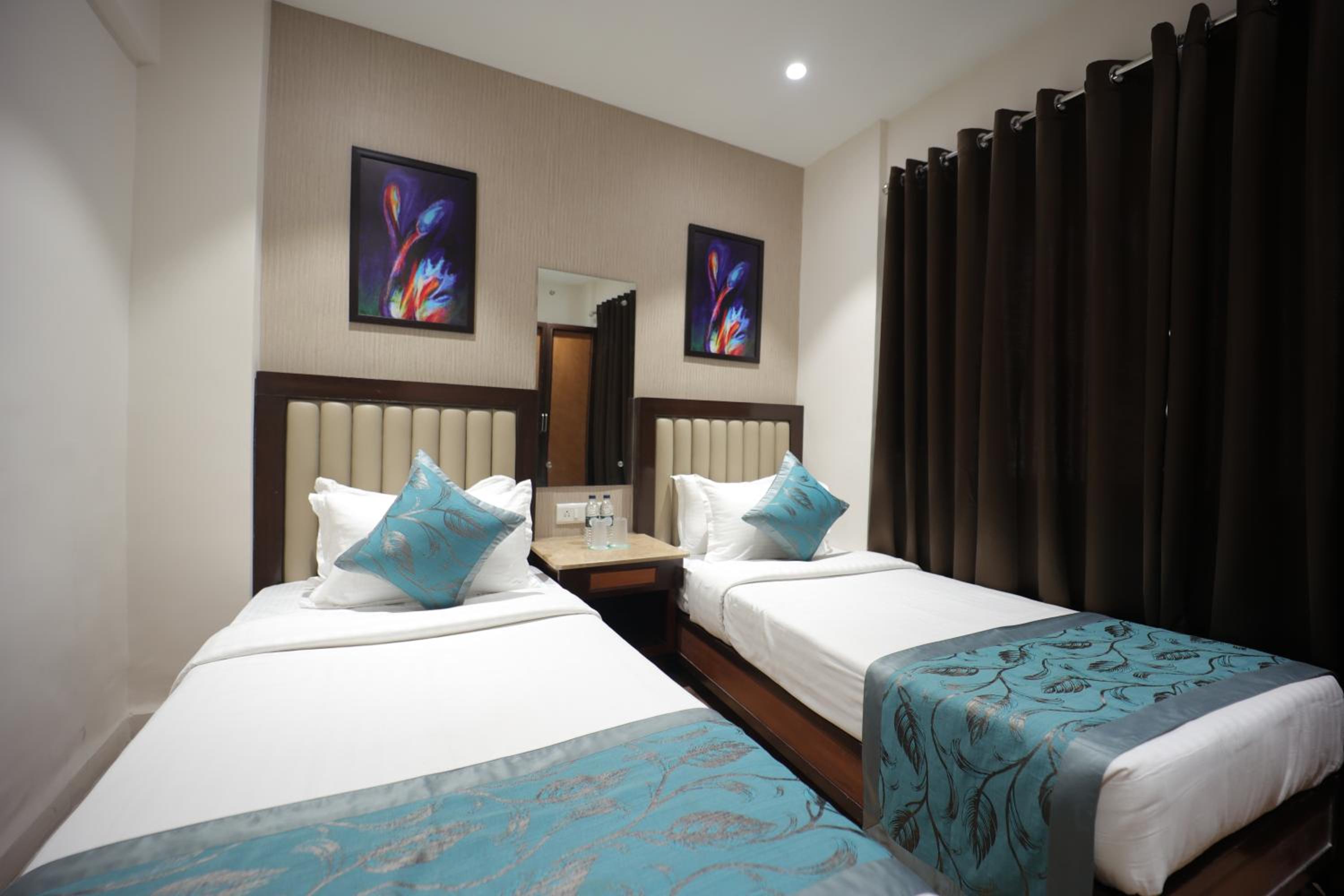 Deluxe One Bedroom Apartment - Twin Bed - Photo 4