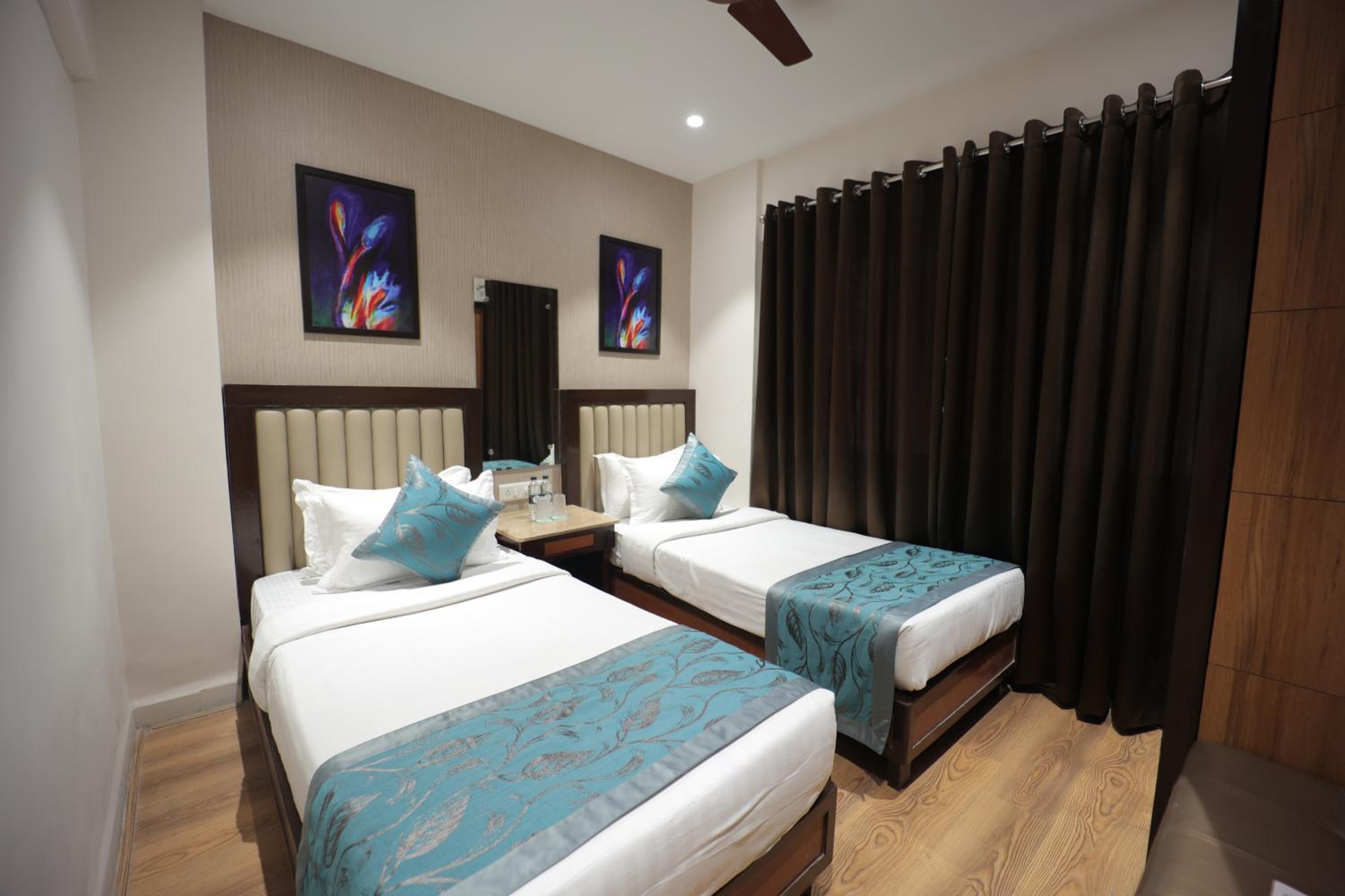 Deluxe One Bedroom Apartment - Twin Bed - Photo 2