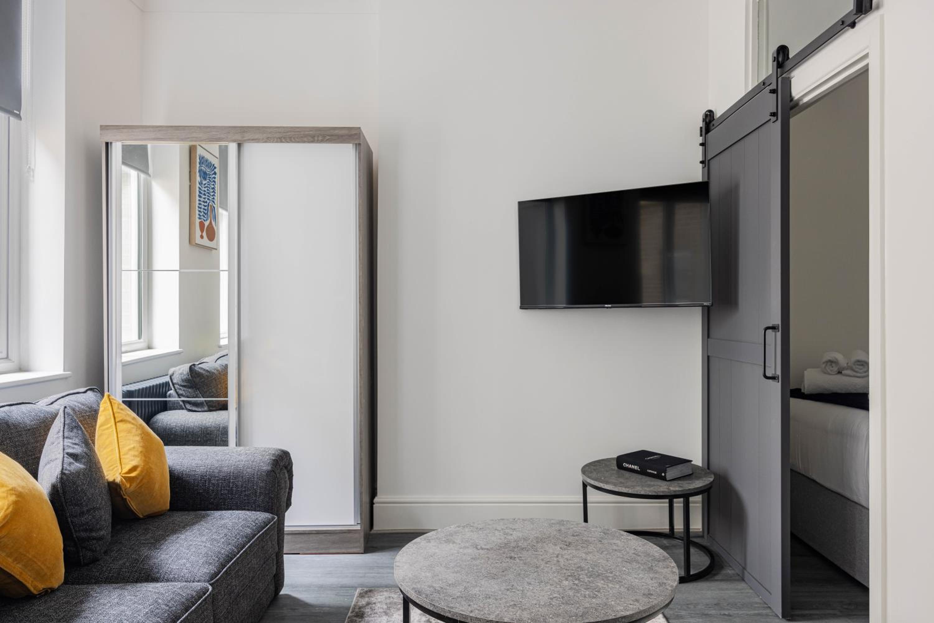 Standard Apartment photo 3