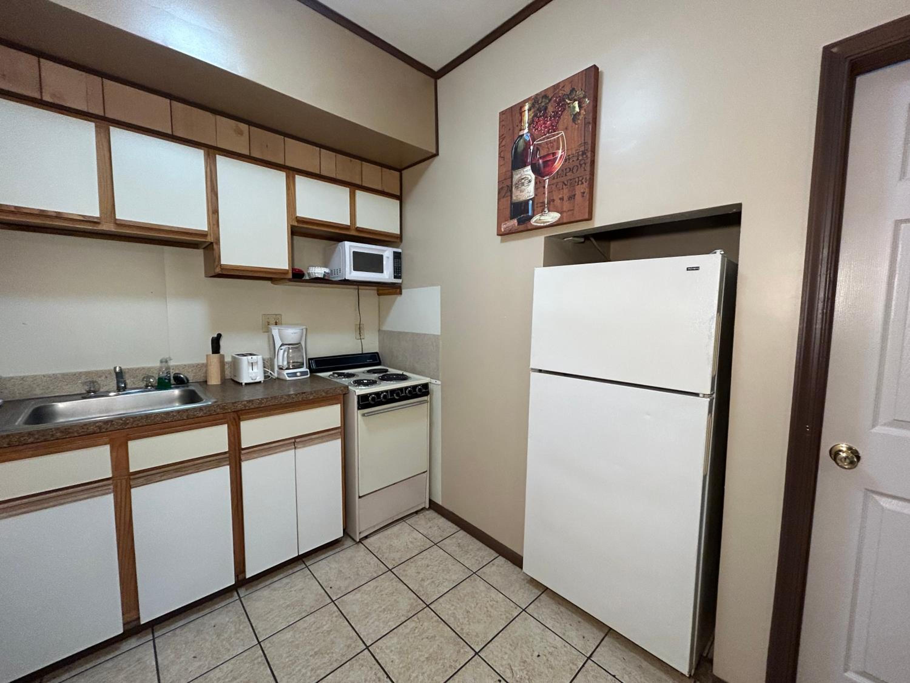 Two Bedroom, One Bathroom Apartment, Ground Floor - Photo 7