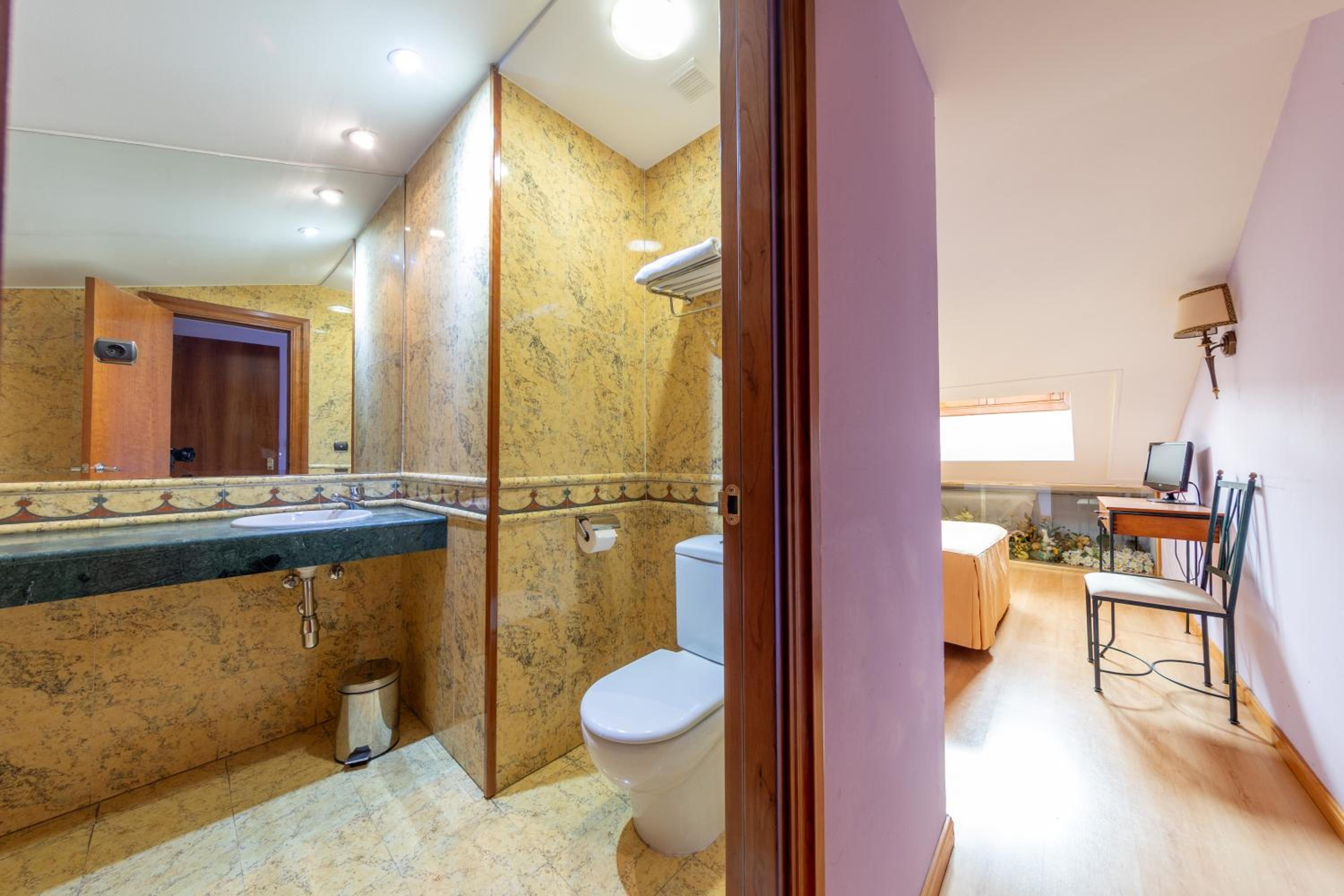 Single Room photo 2