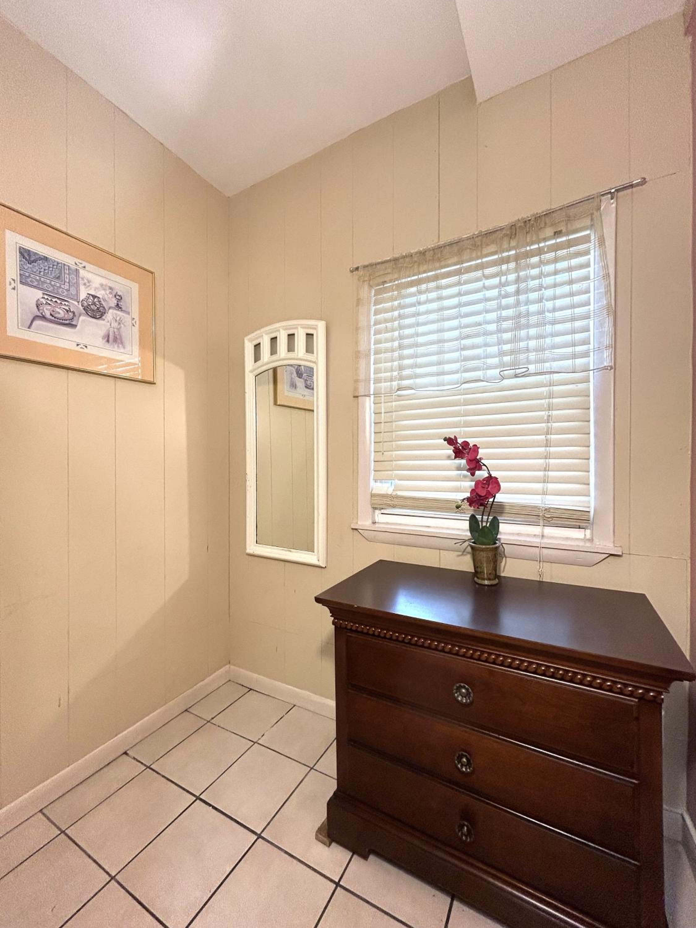 Two Bedroom, One Bathroom Apartment, Ground Floor - Photo 17