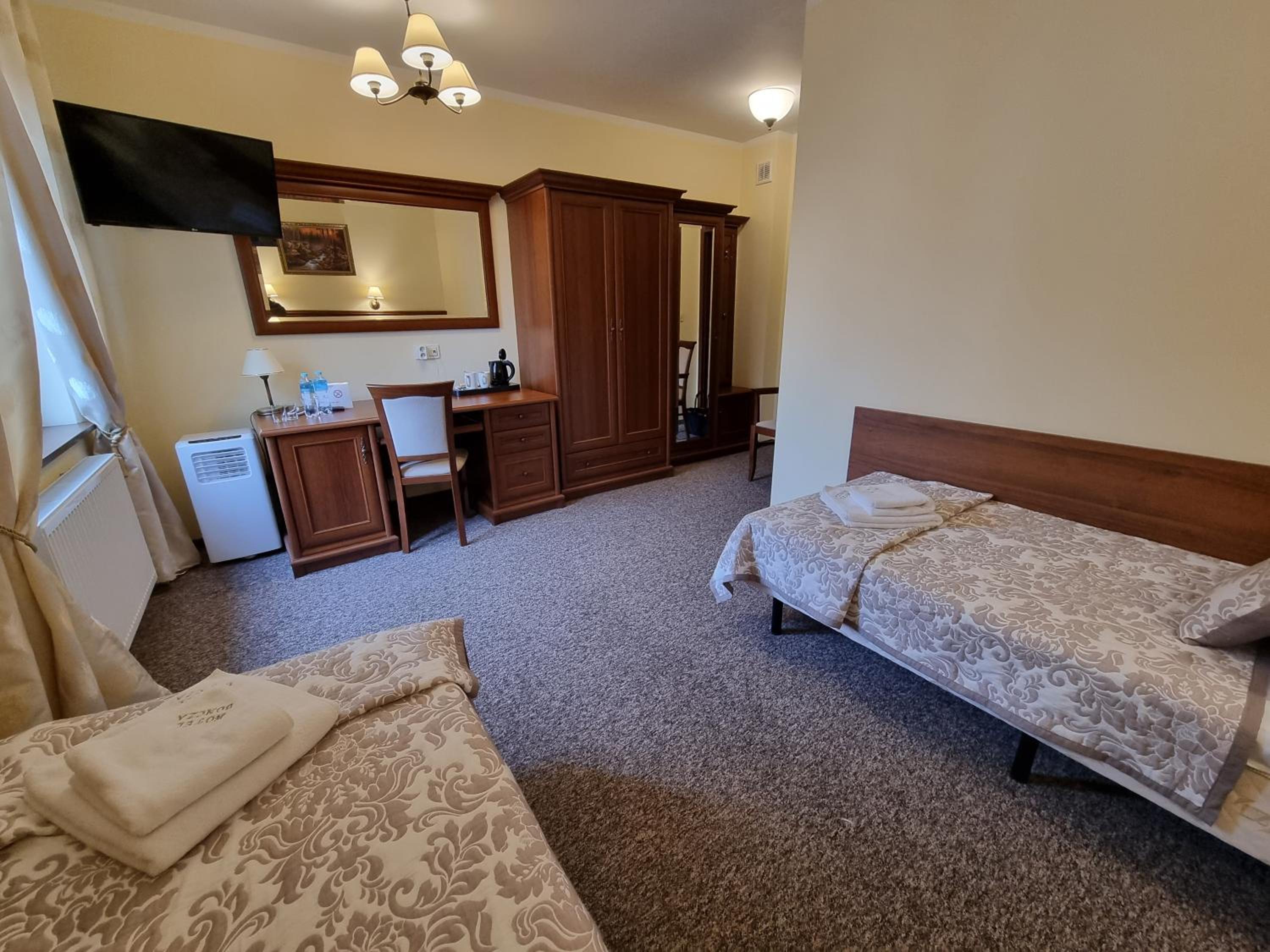 Classic Twin Room - Photo 6