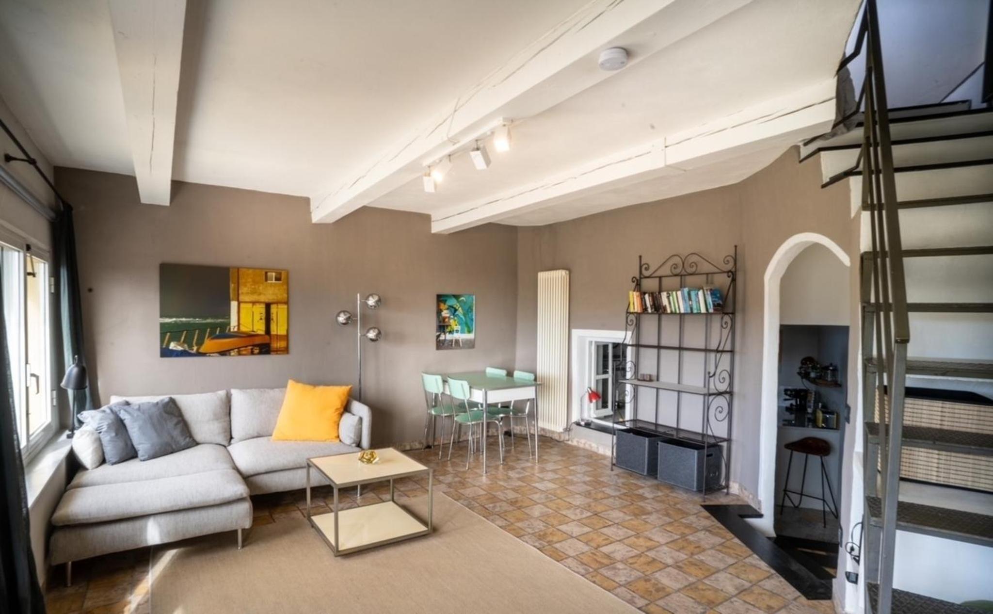 Apartment photo 1