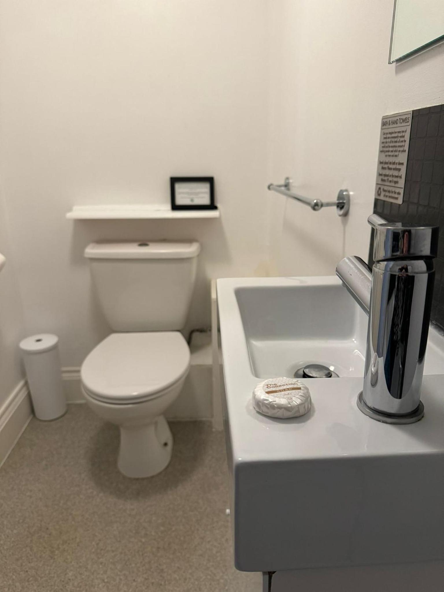 Single Room photo 3