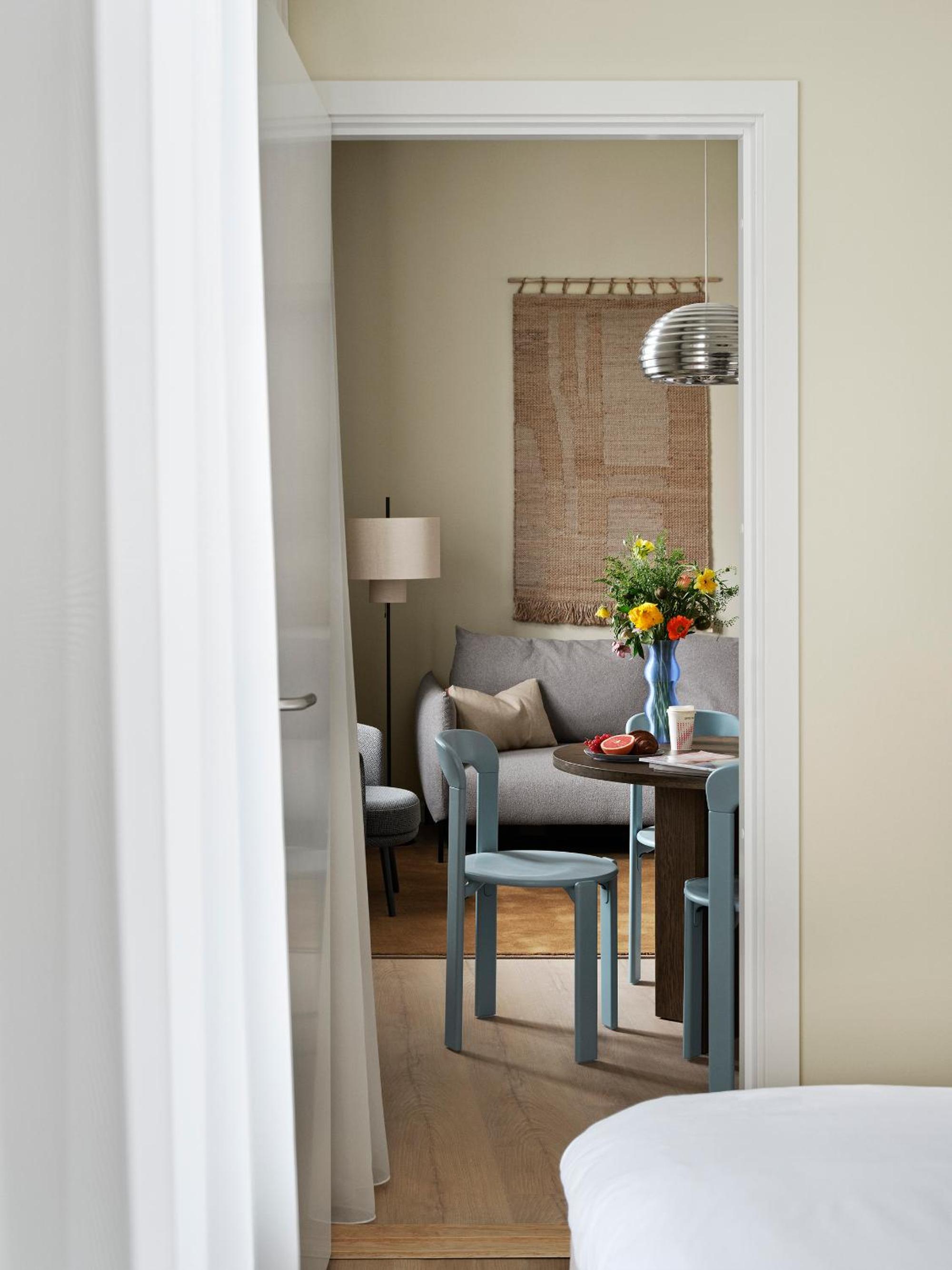 One-Bedroom Apartment thumbnail 6