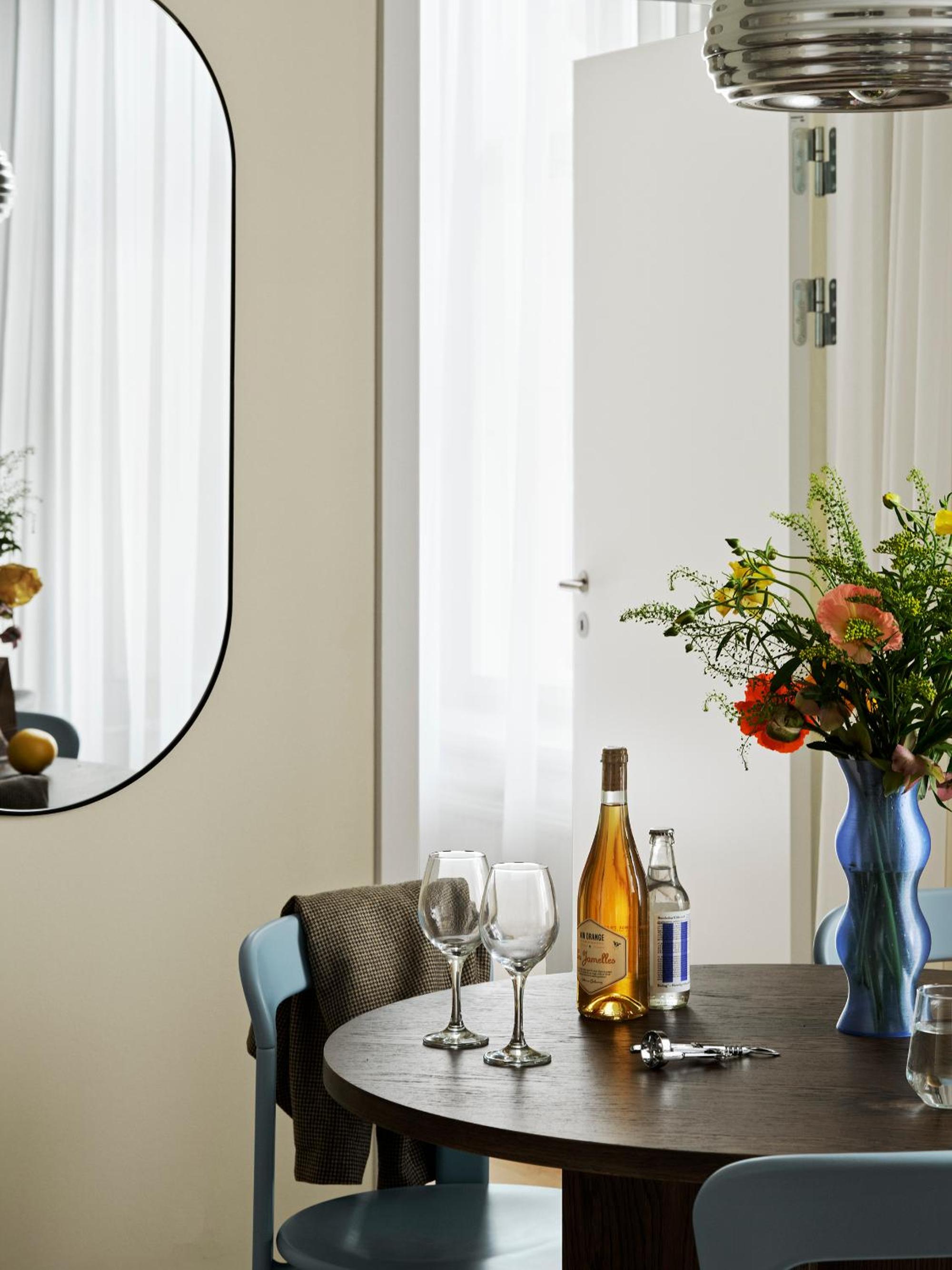 One-Bedroom Apartment thumbnail 5