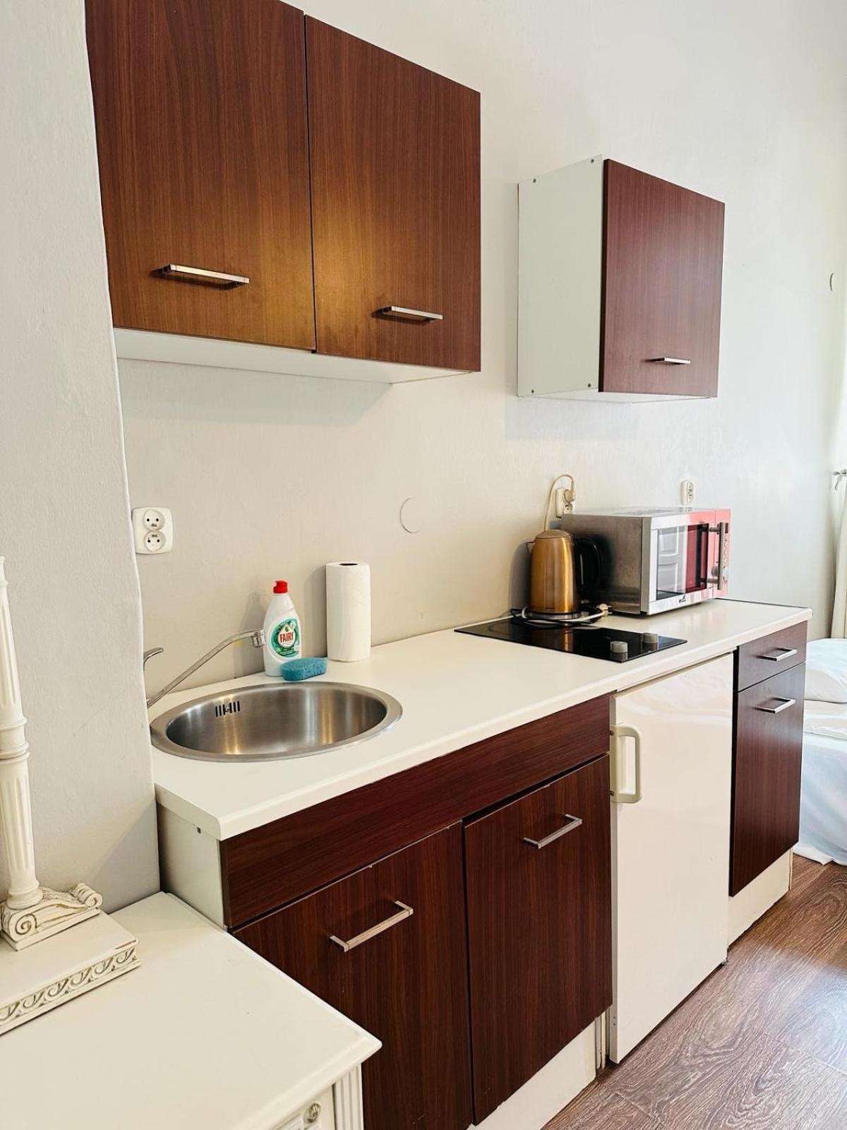 Studio Apartment - Photo 4