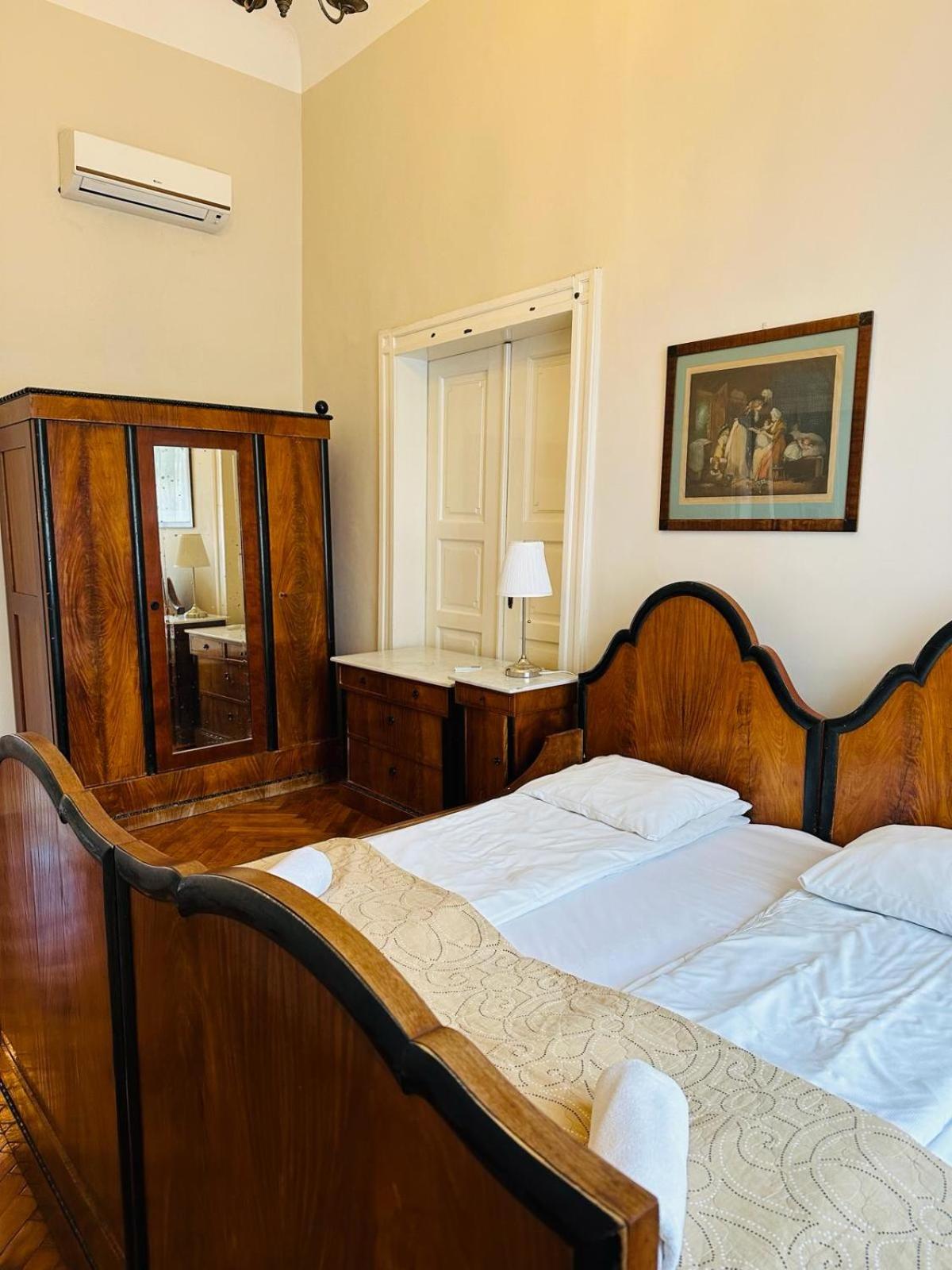 One-Bedroom Apartment - Photo 8