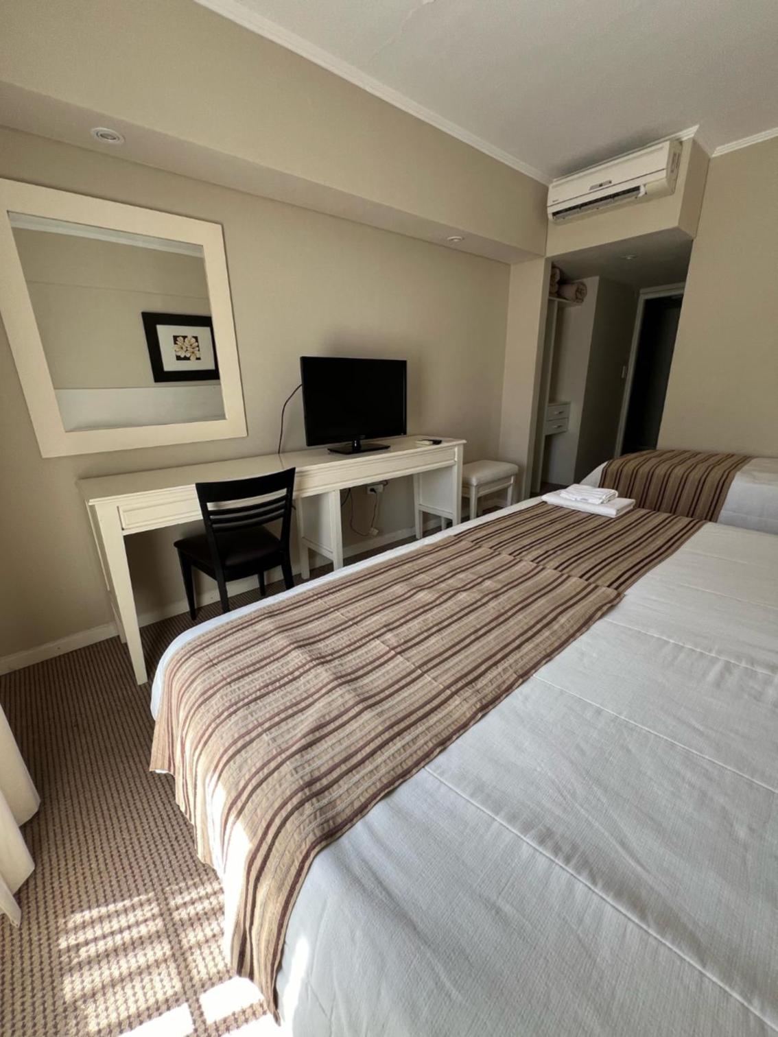 Triple Room with Private Bathroom photo 2