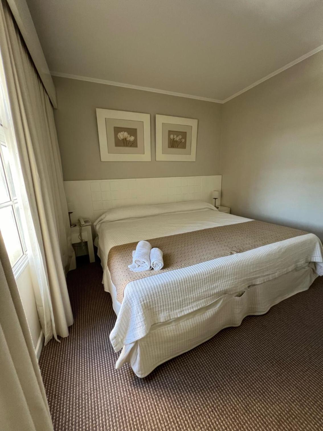 Double or Twin Room with Private Bathroom photo 2