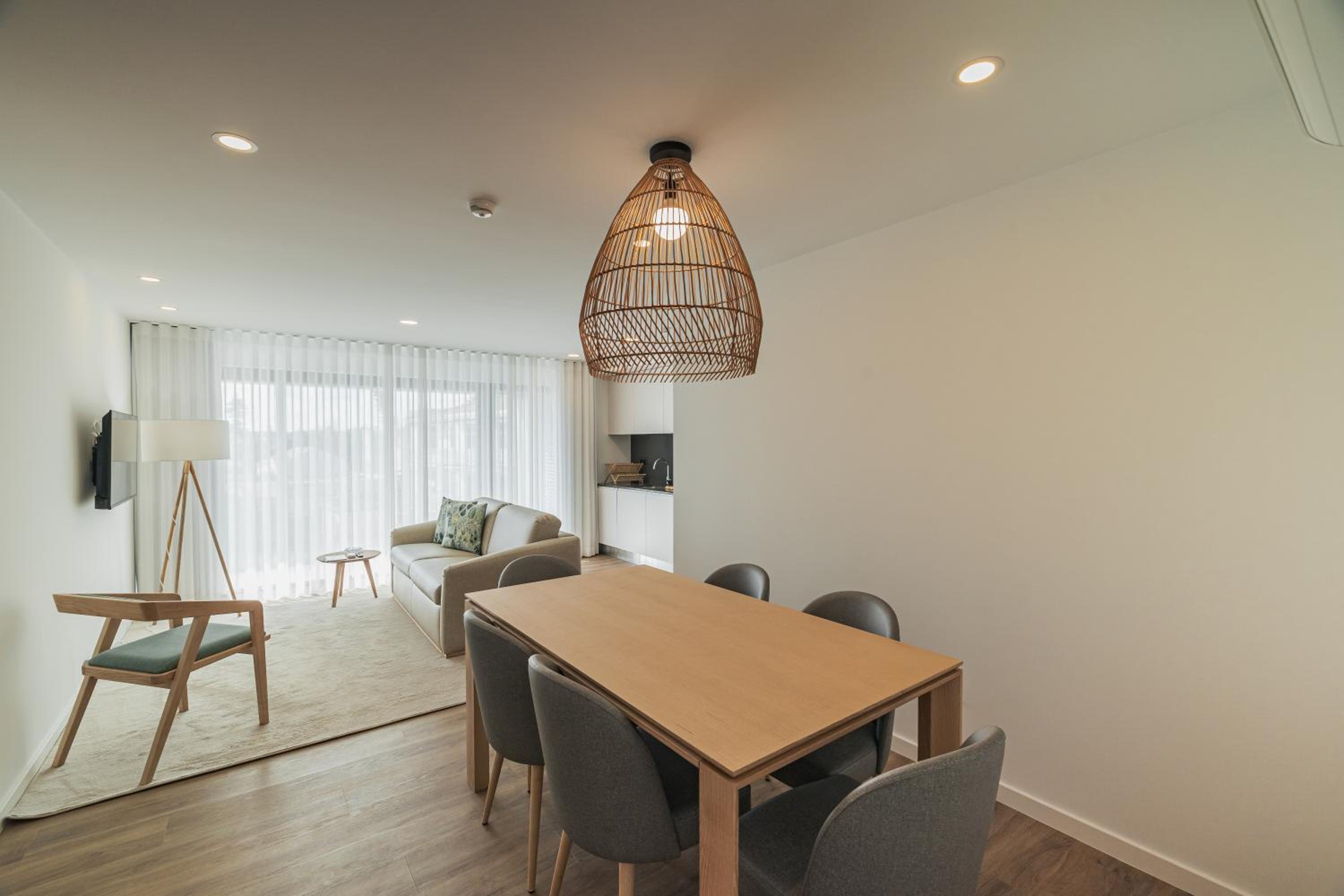 Deluxe Apartment