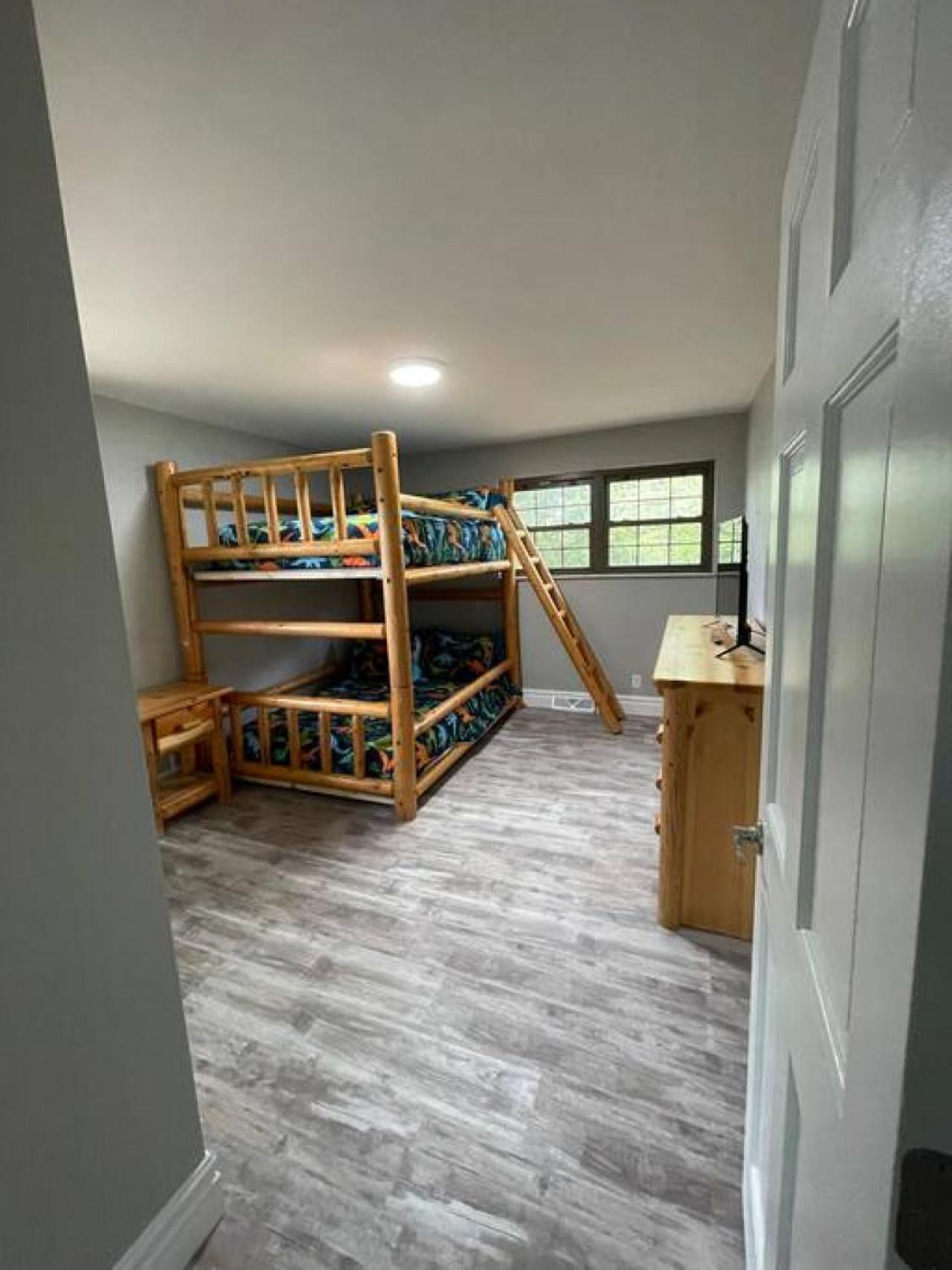 Four-Bedroom House photo 1