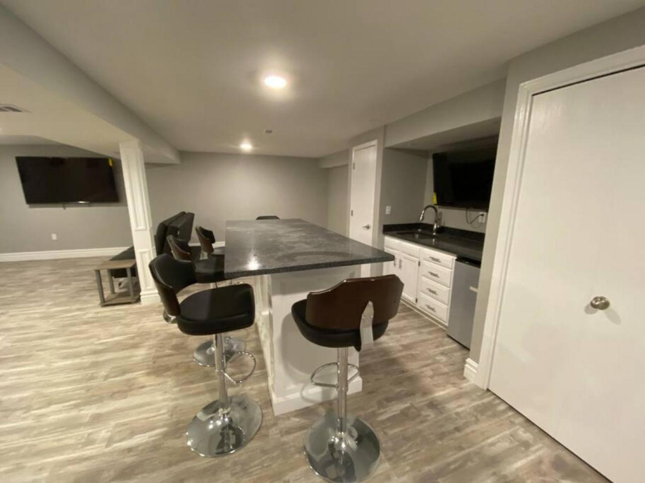 Four-Bedroom House photo 3