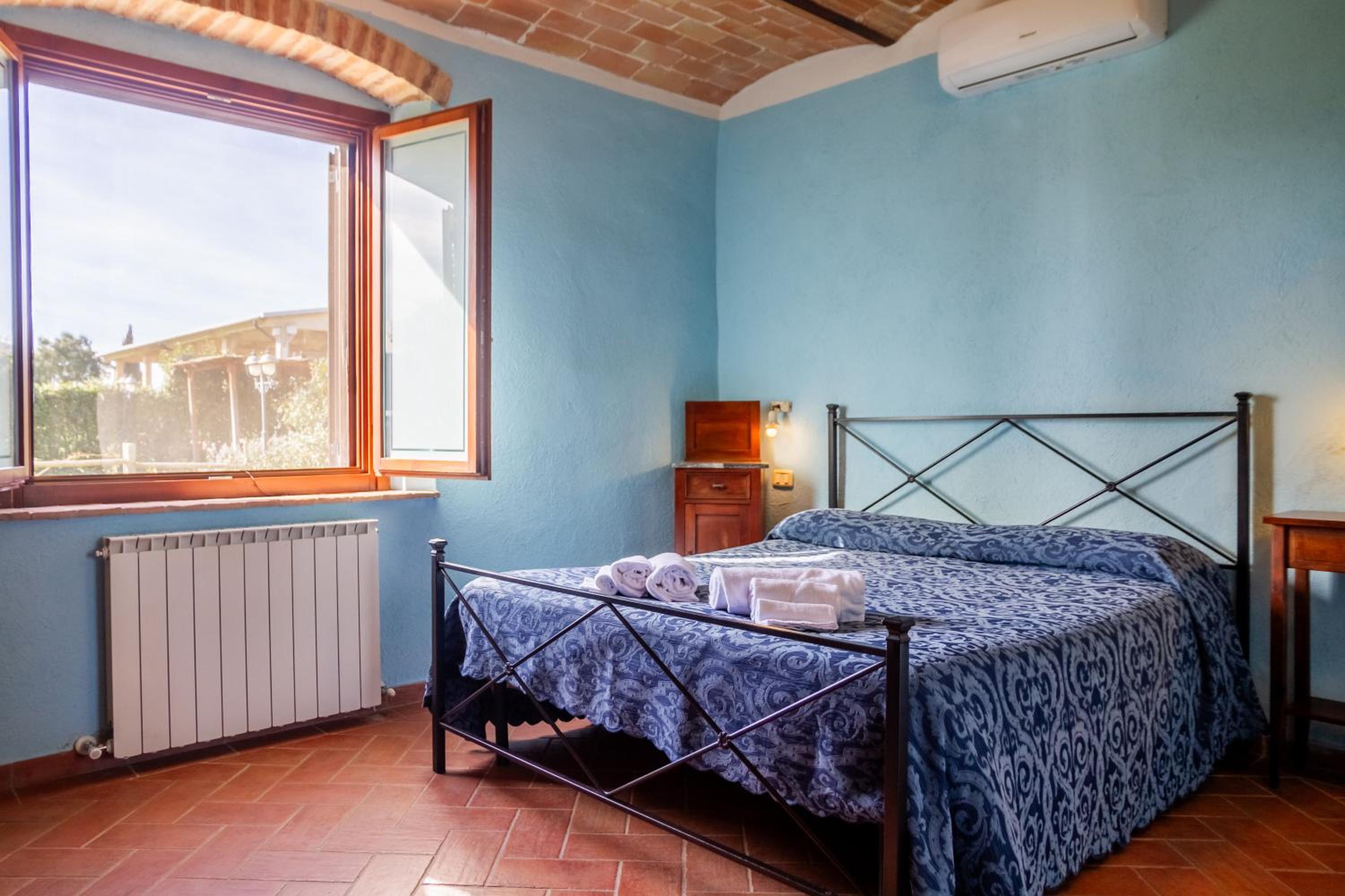 Two-Bedroom Deluxe Apartment with Garden View photo 1