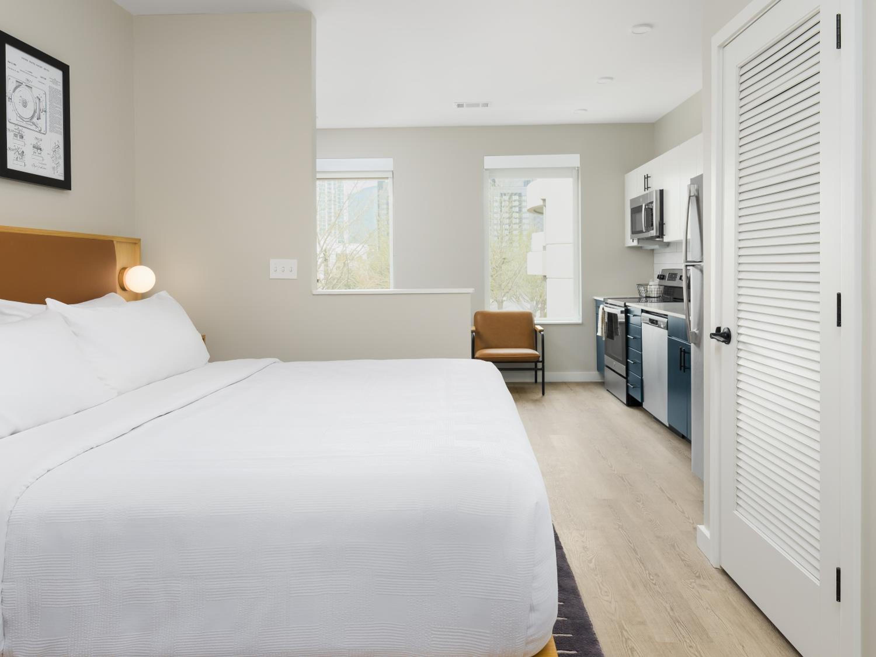 Studio Suite (Accessible) - Photo 1