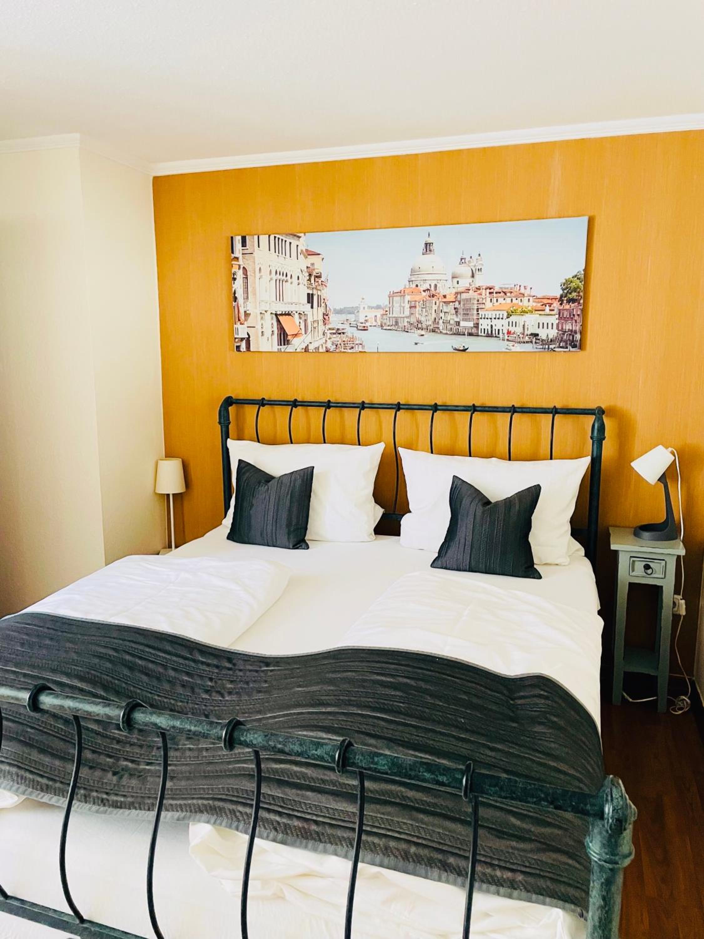 Studio Apartment photo 2