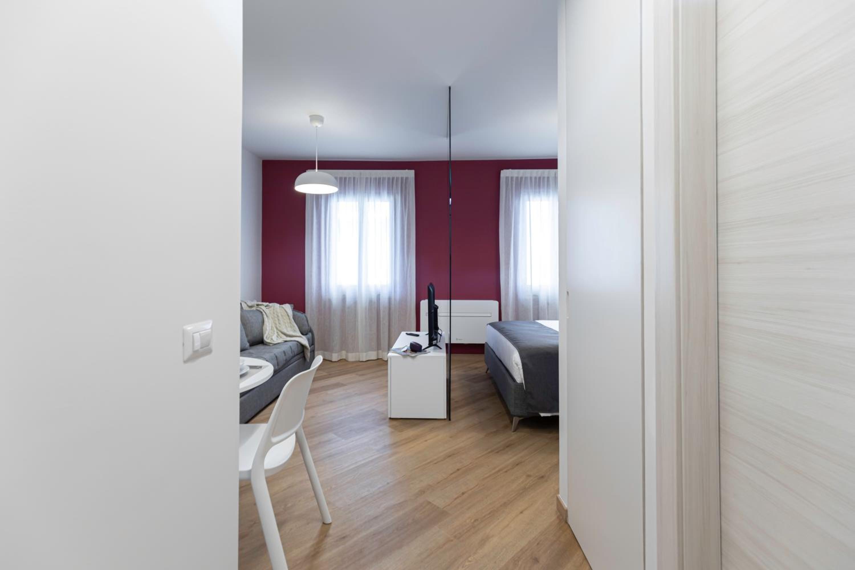 Studio Apartment photo 3